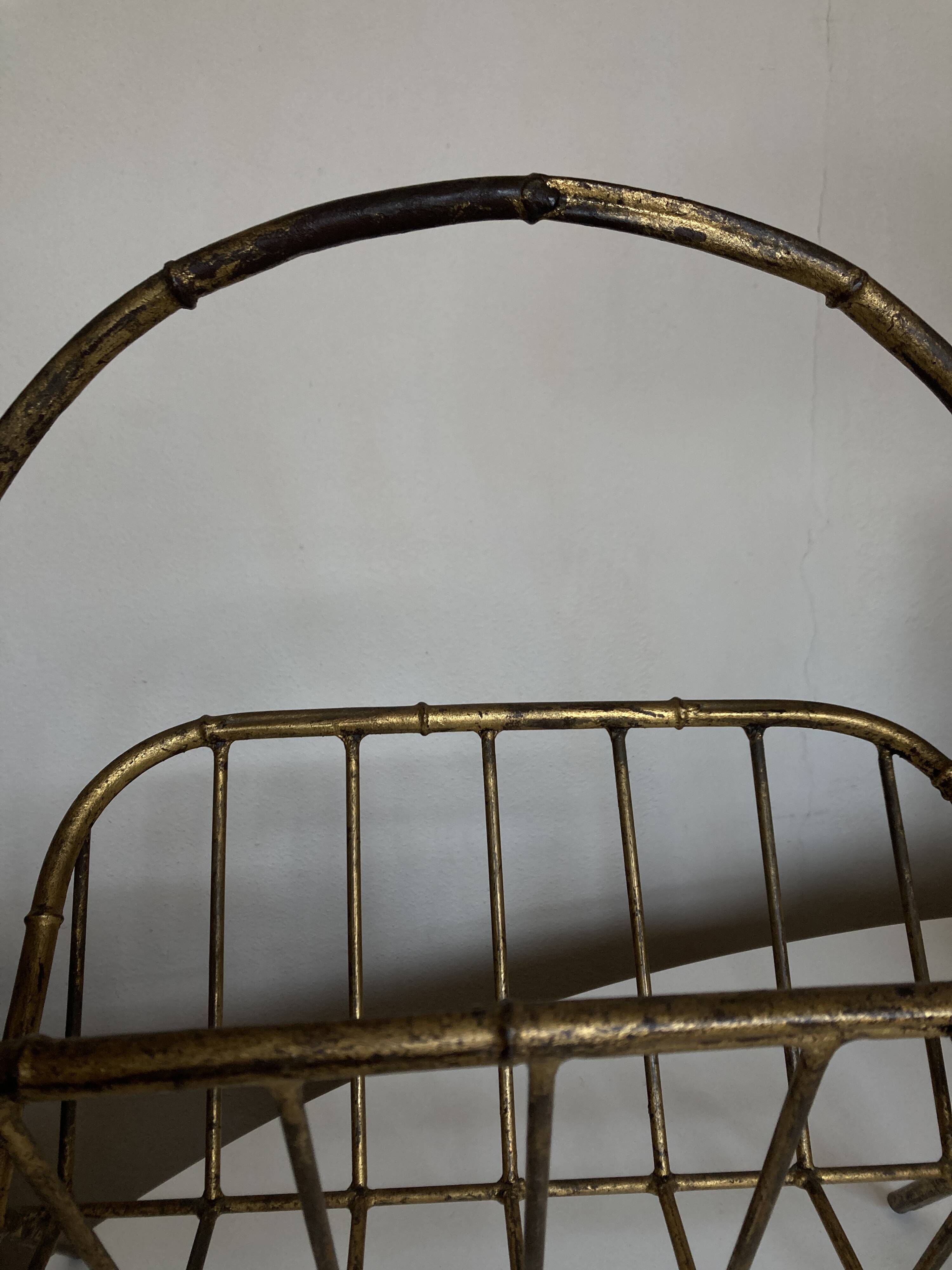 1960 magazine rack faux bamboo in beaten gold iron Italian craftsmanship