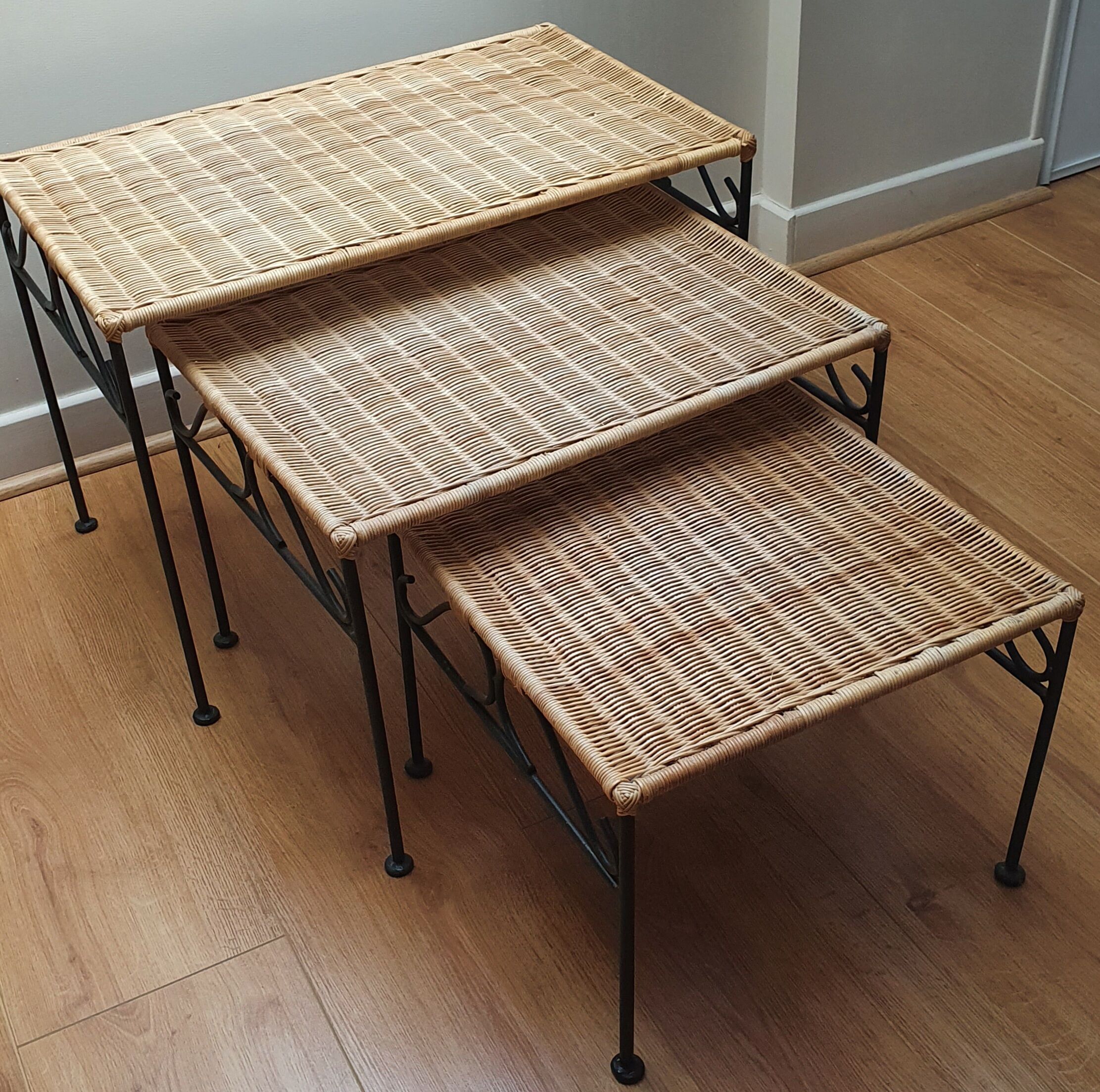 3 tables basses gigognes vintage