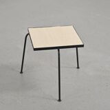 Ensemble de 3 tables gigognes en métal laqué noir, vers 1960