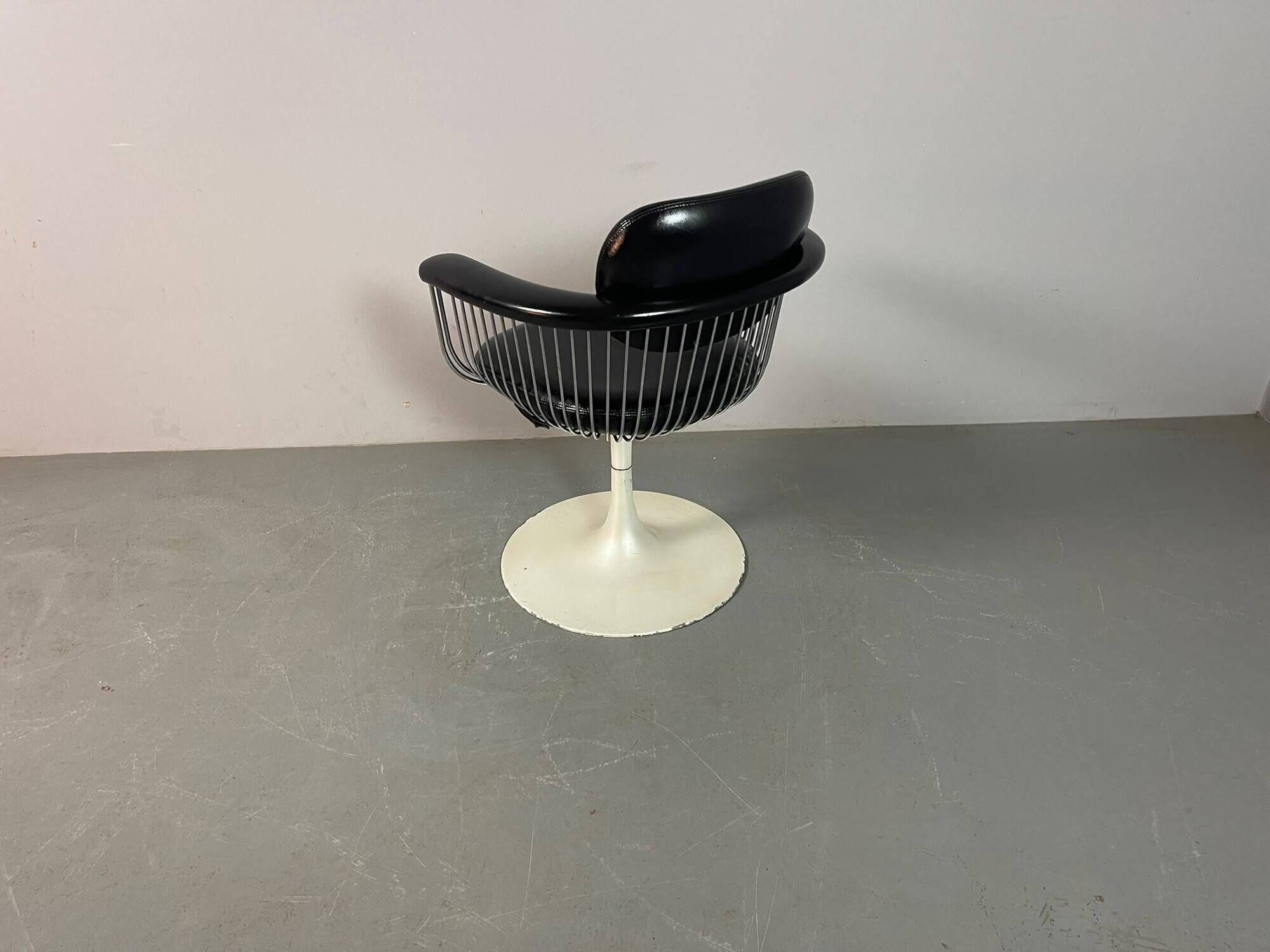 Single Mid-Century Belgian Swivel Armchair Attributed to Rudi Verelst
