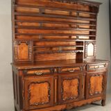 Vaisselier Louis XV en chêne et loupe de frêne