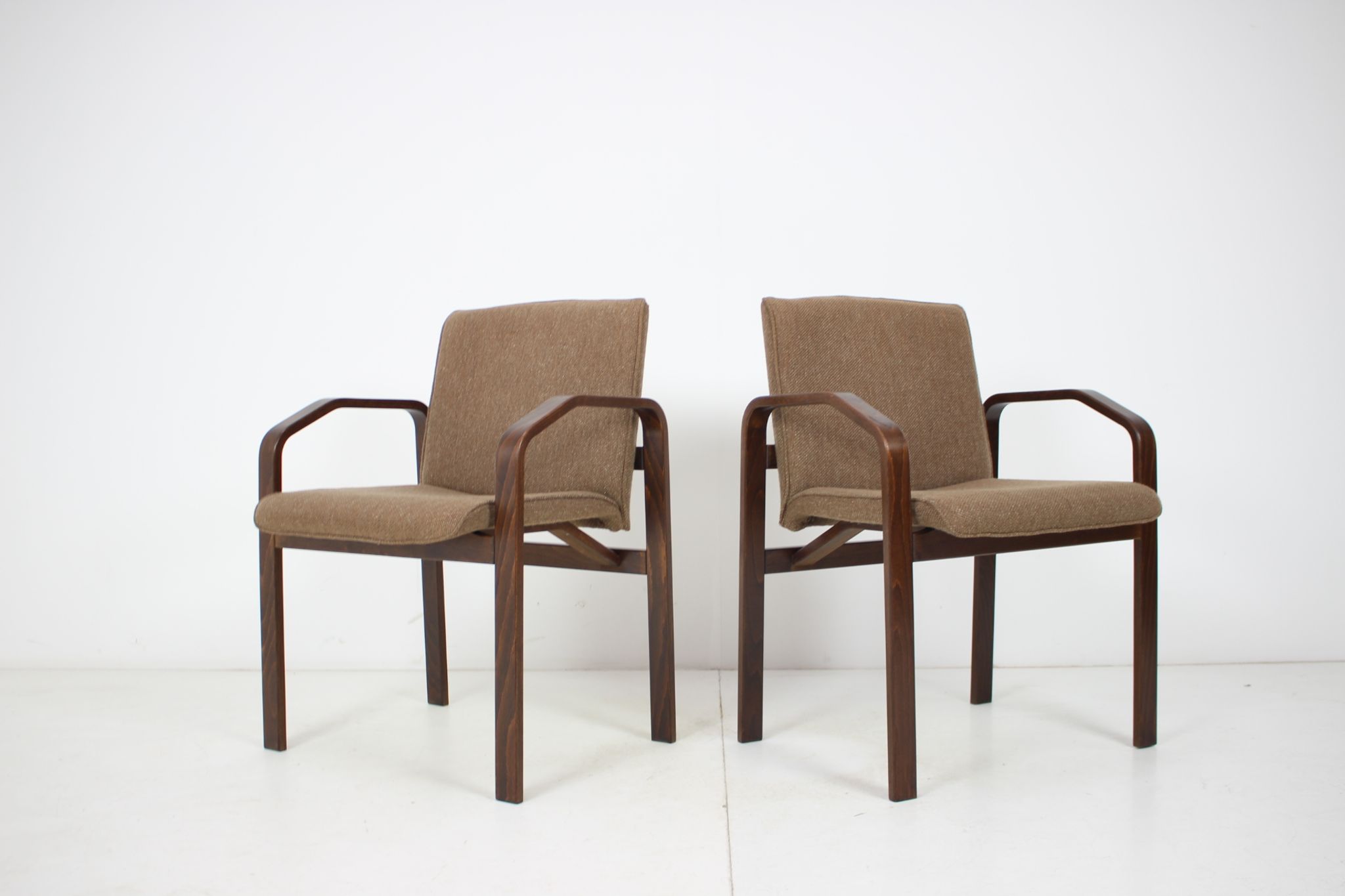 Ensemble de six fauteuils, Ton, Národní podnik Holešov, 1993.