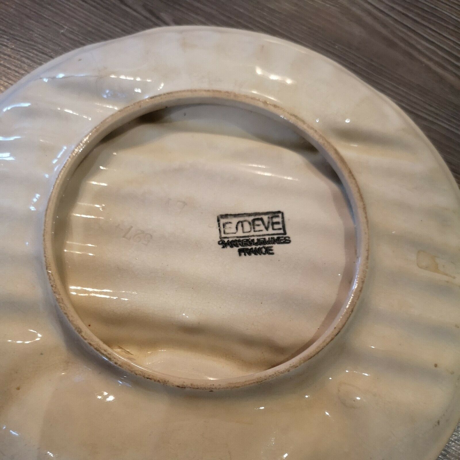 Set of 9 dishes and majolica asparagus plates from different manufactures