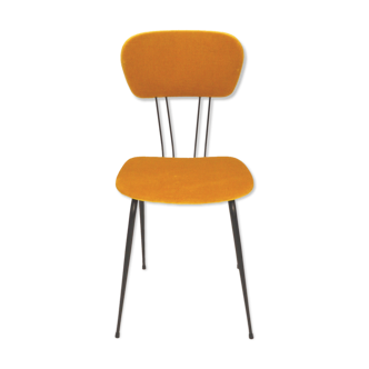 Chaise en velours jaune