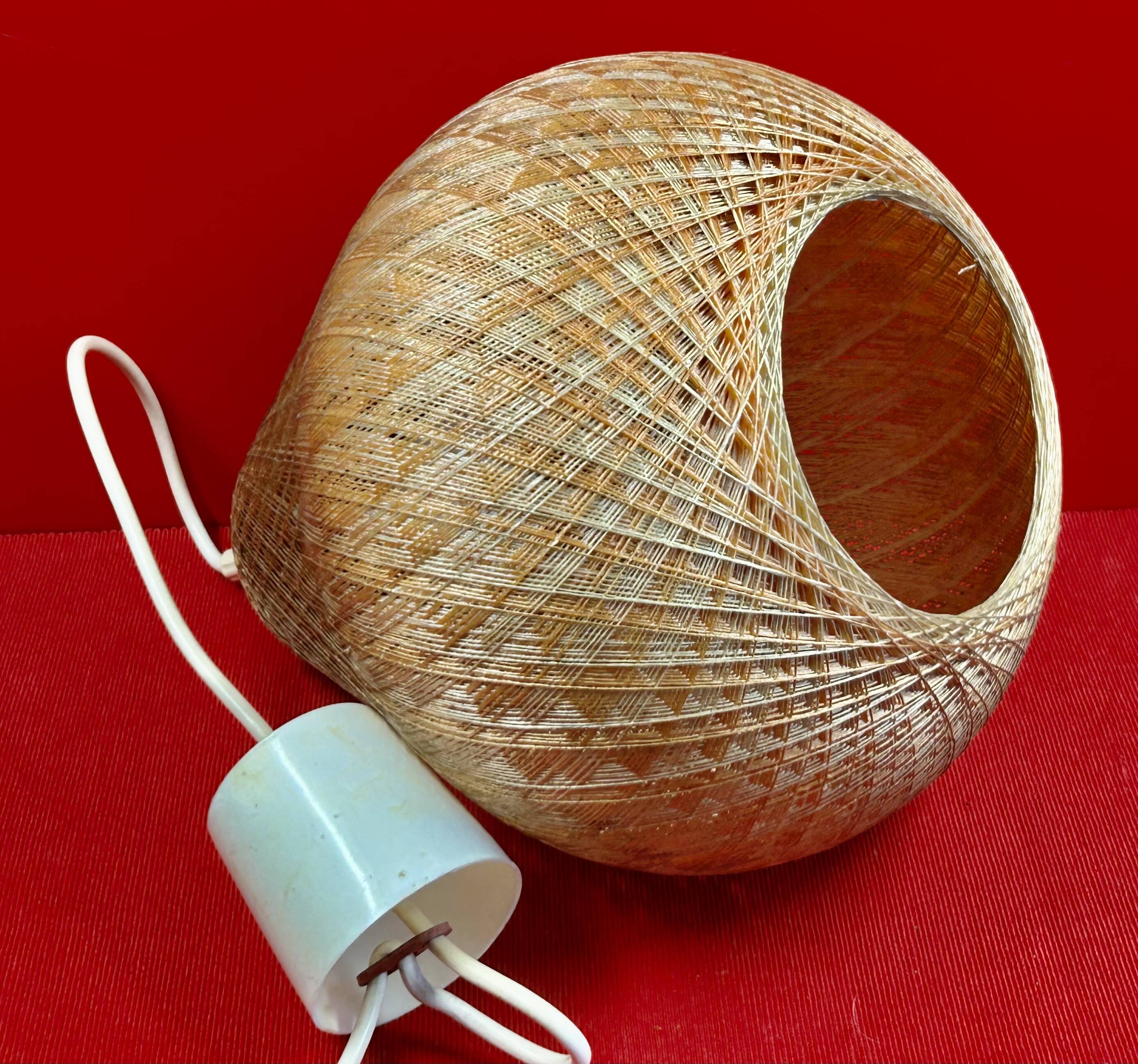 Vintage Scandinavian pear-shaped pendant light in synthetic wire.