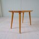 Table basse moderne du milieu du siècle en pin Suède 1940s
