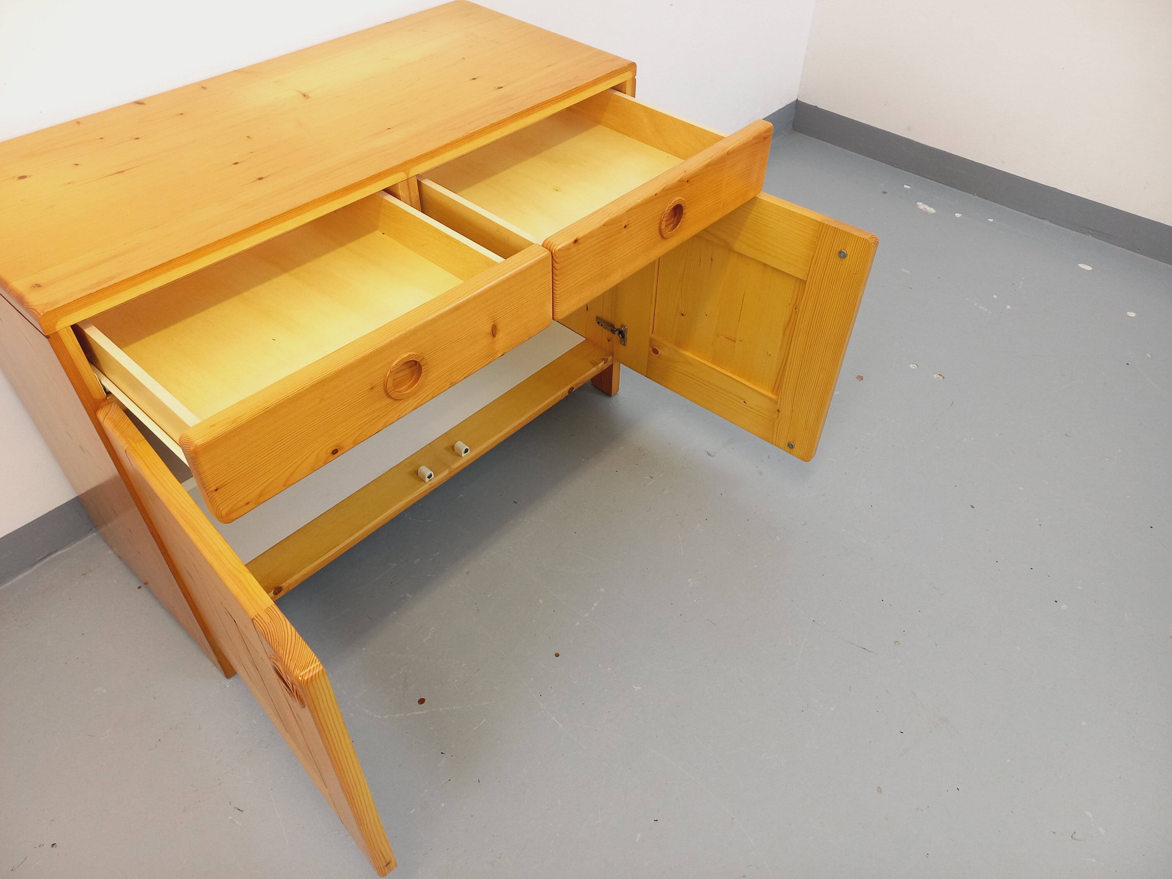 Charlotte Perriand vintage storage furniture Les Arcs from the 1960s in pine.
