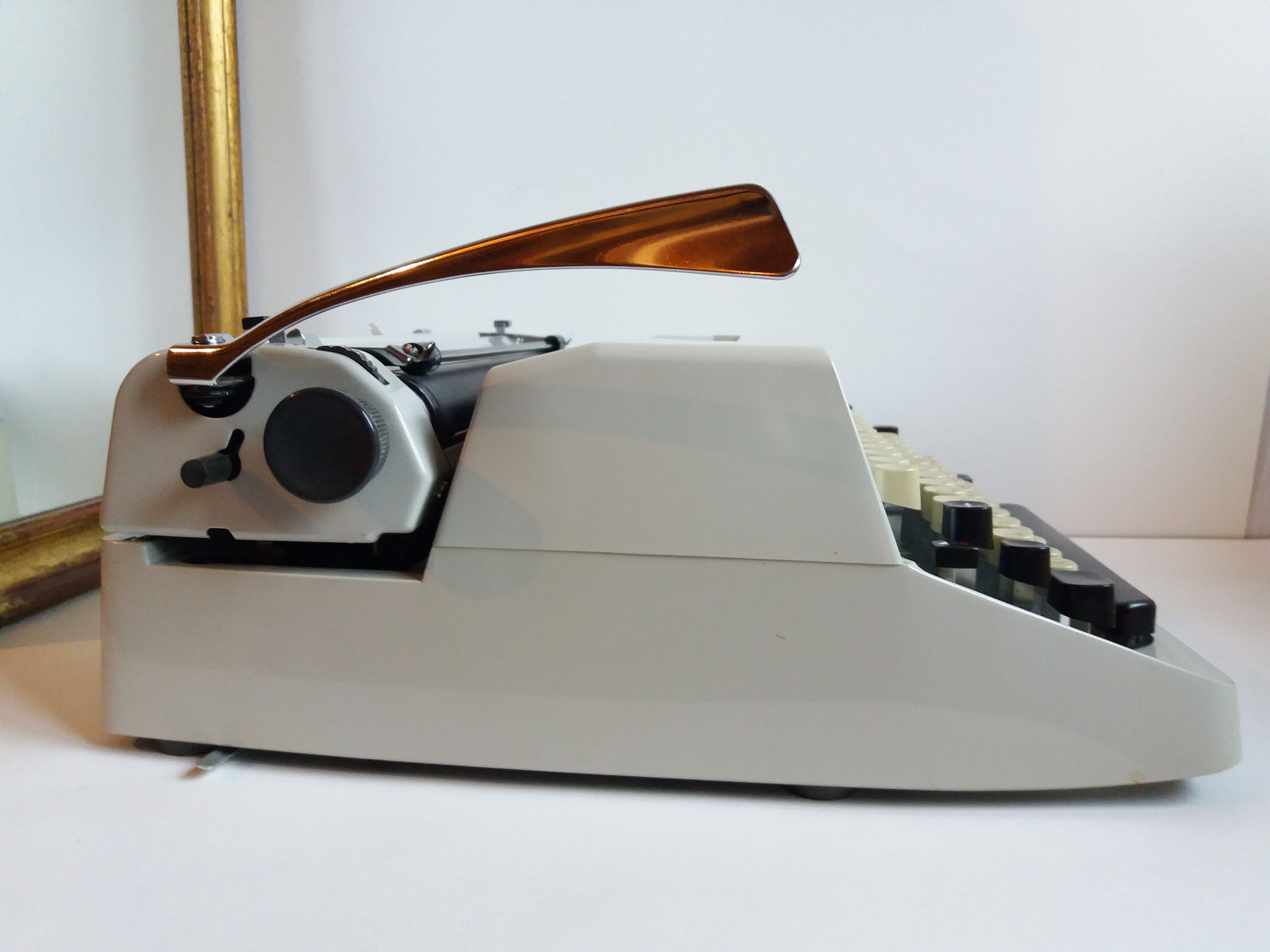 Triumph gabriele typewriter