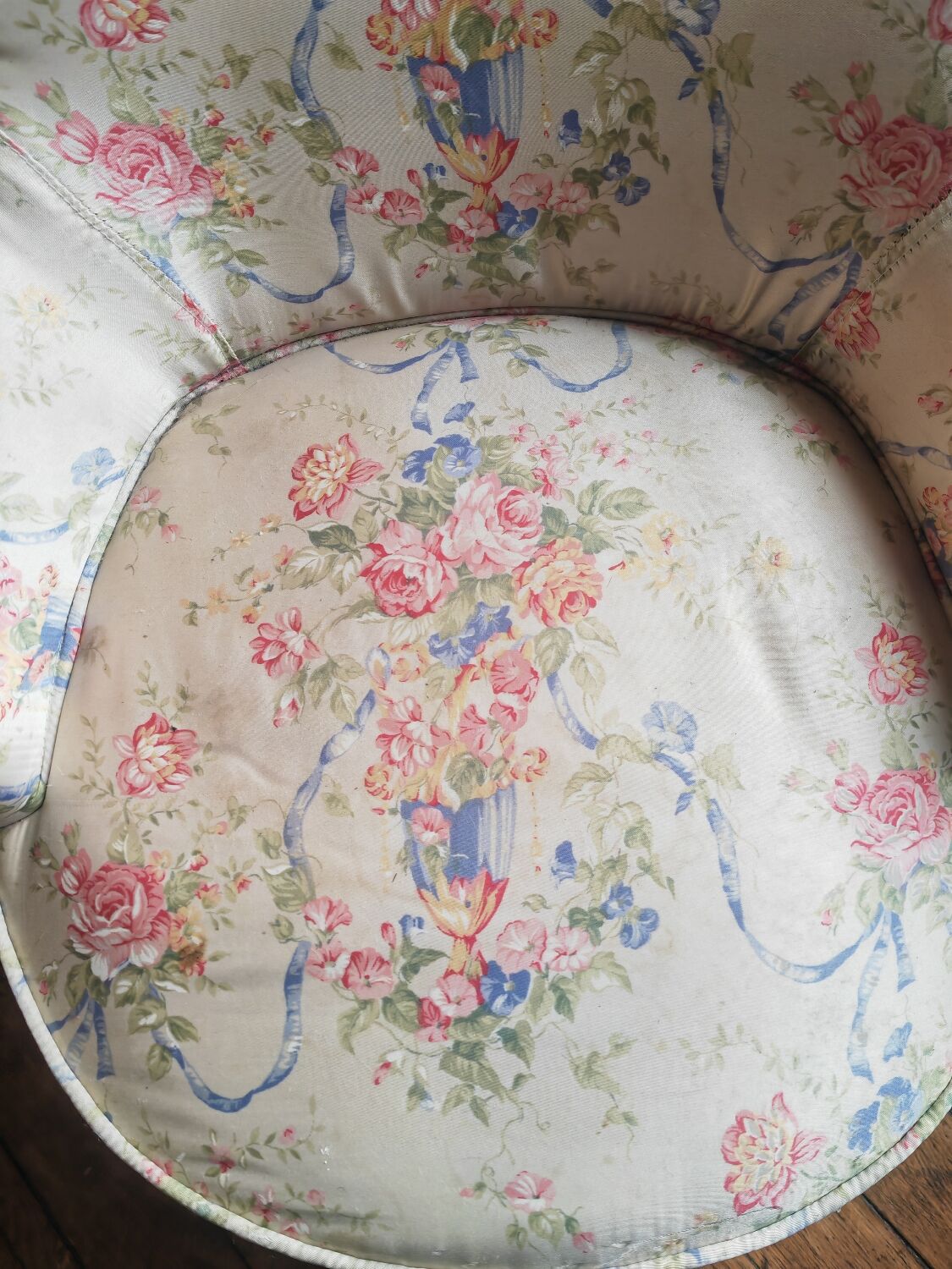 Small flowery armchair