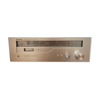 Tuner audio vintage Rotel modèle RT 426