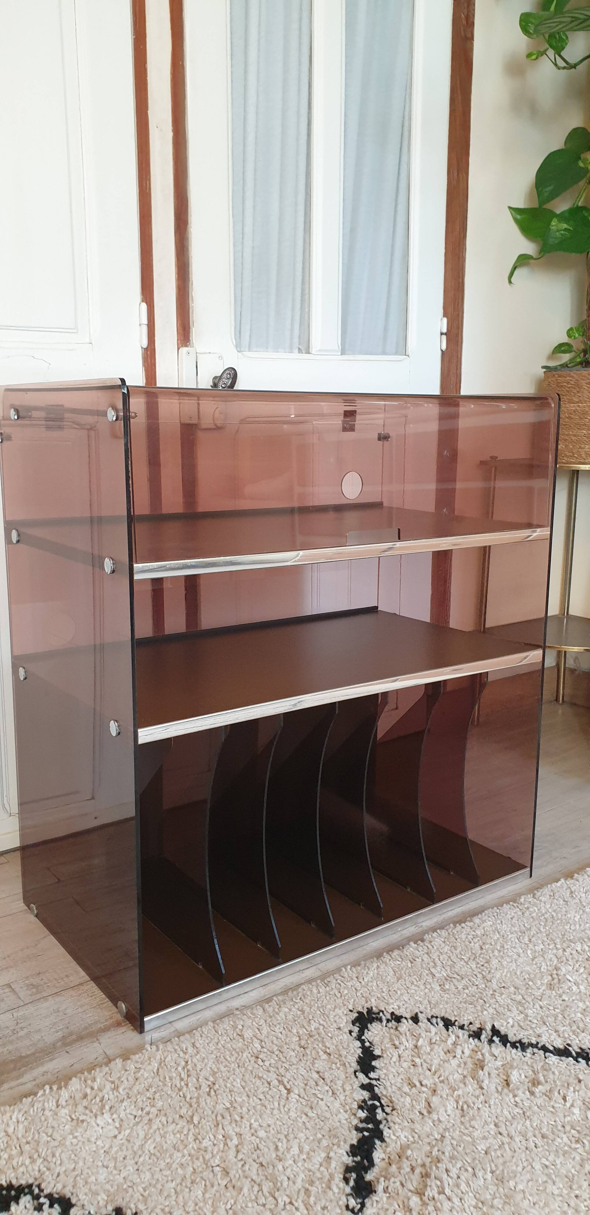 Meuble hifi stéréo en plexiglas