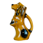 Pichet / carafe en barbotine chien marron clair