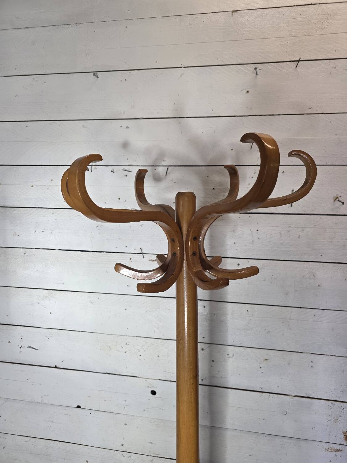 Baumann parrot coat rack from the 50s