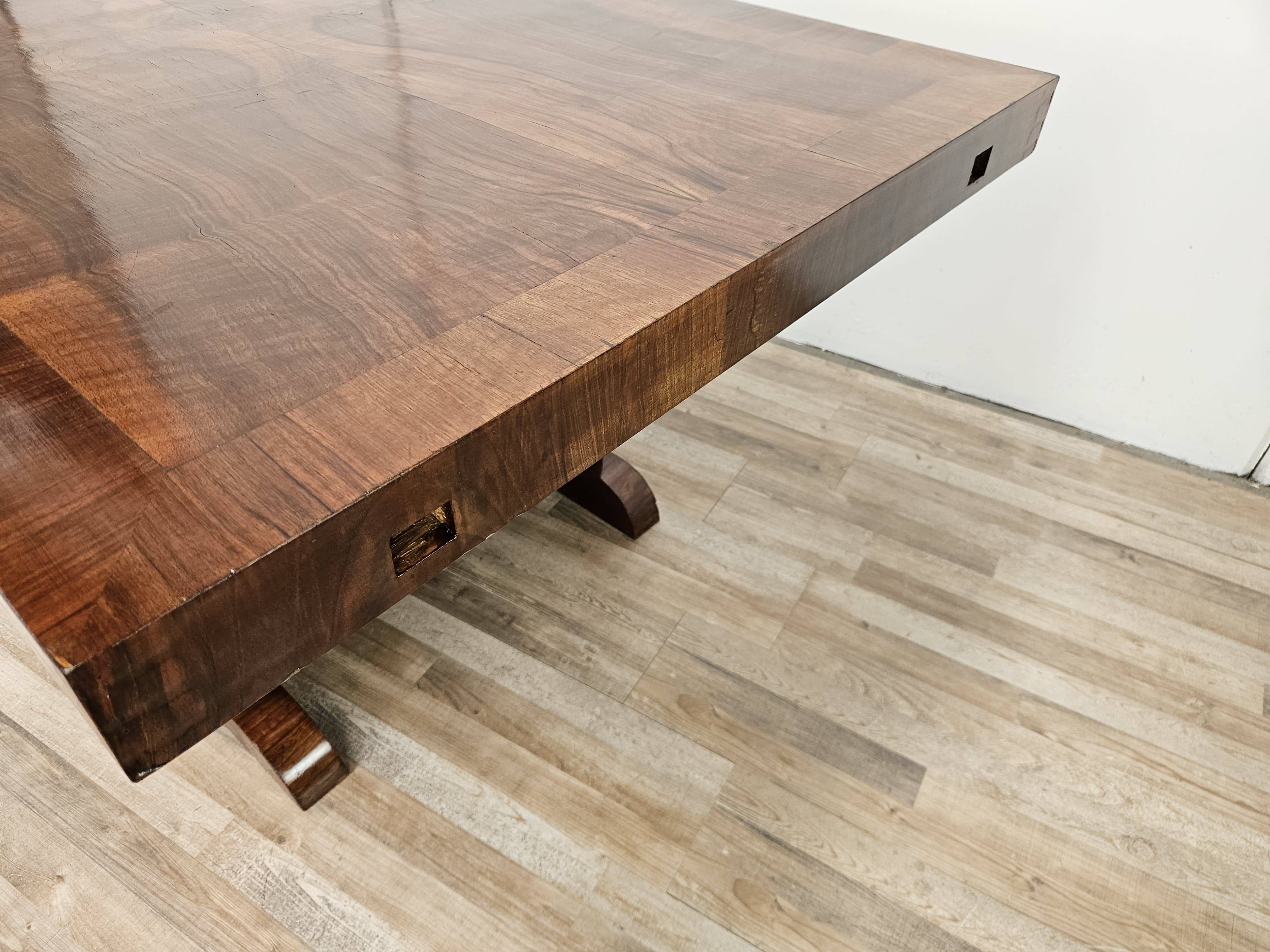 Art Decò dining table in walnut burl, 1940