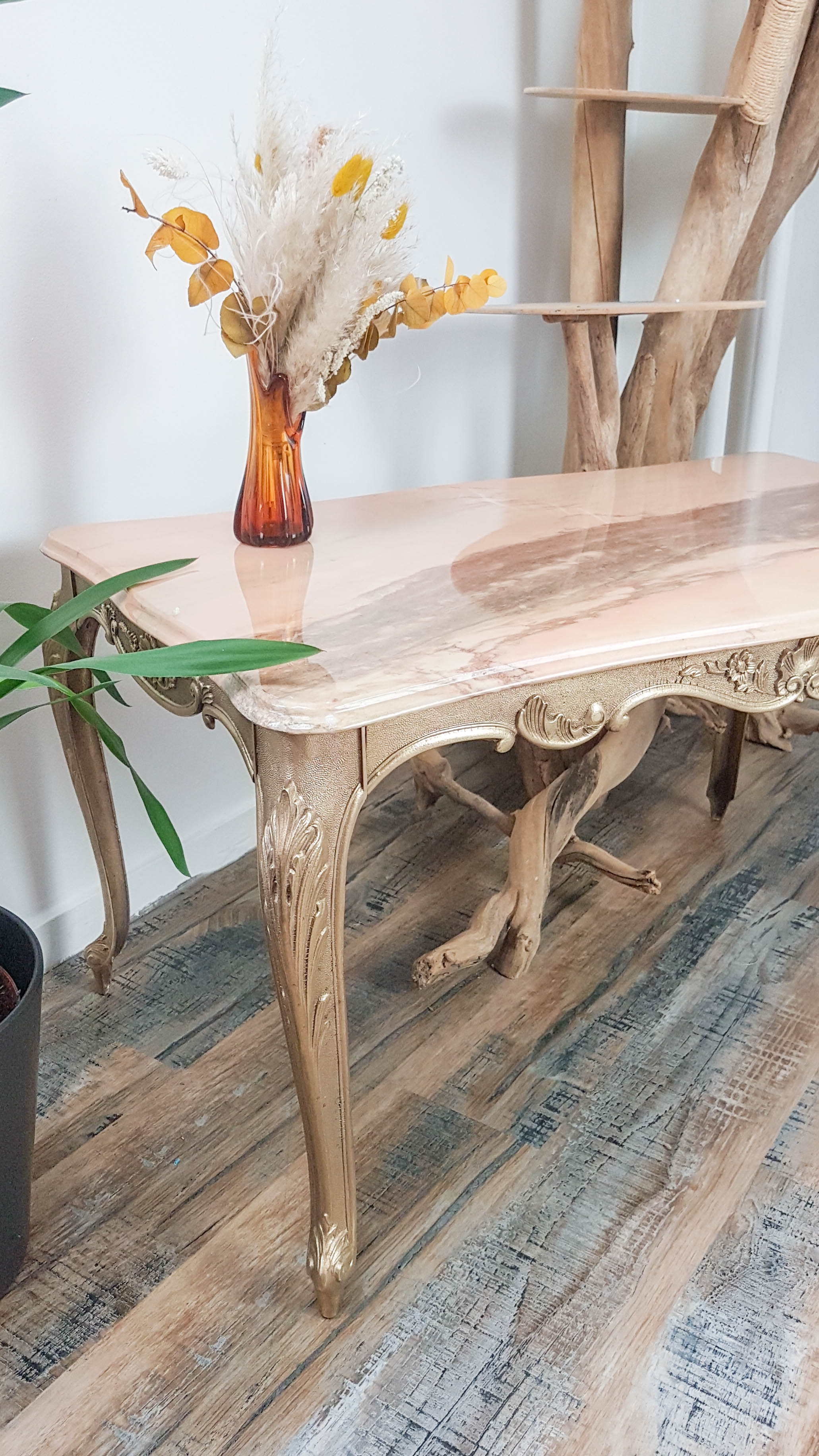 Louis XV coffee table in brass pink marble
