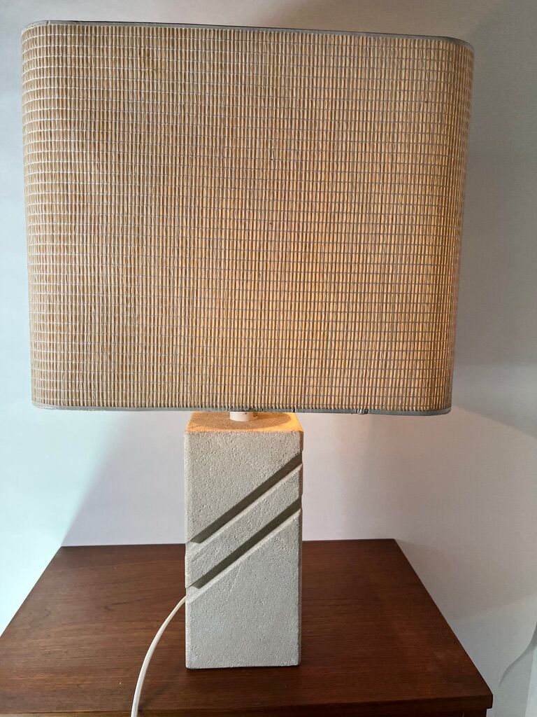 Lamp in carved limestone 1970/80