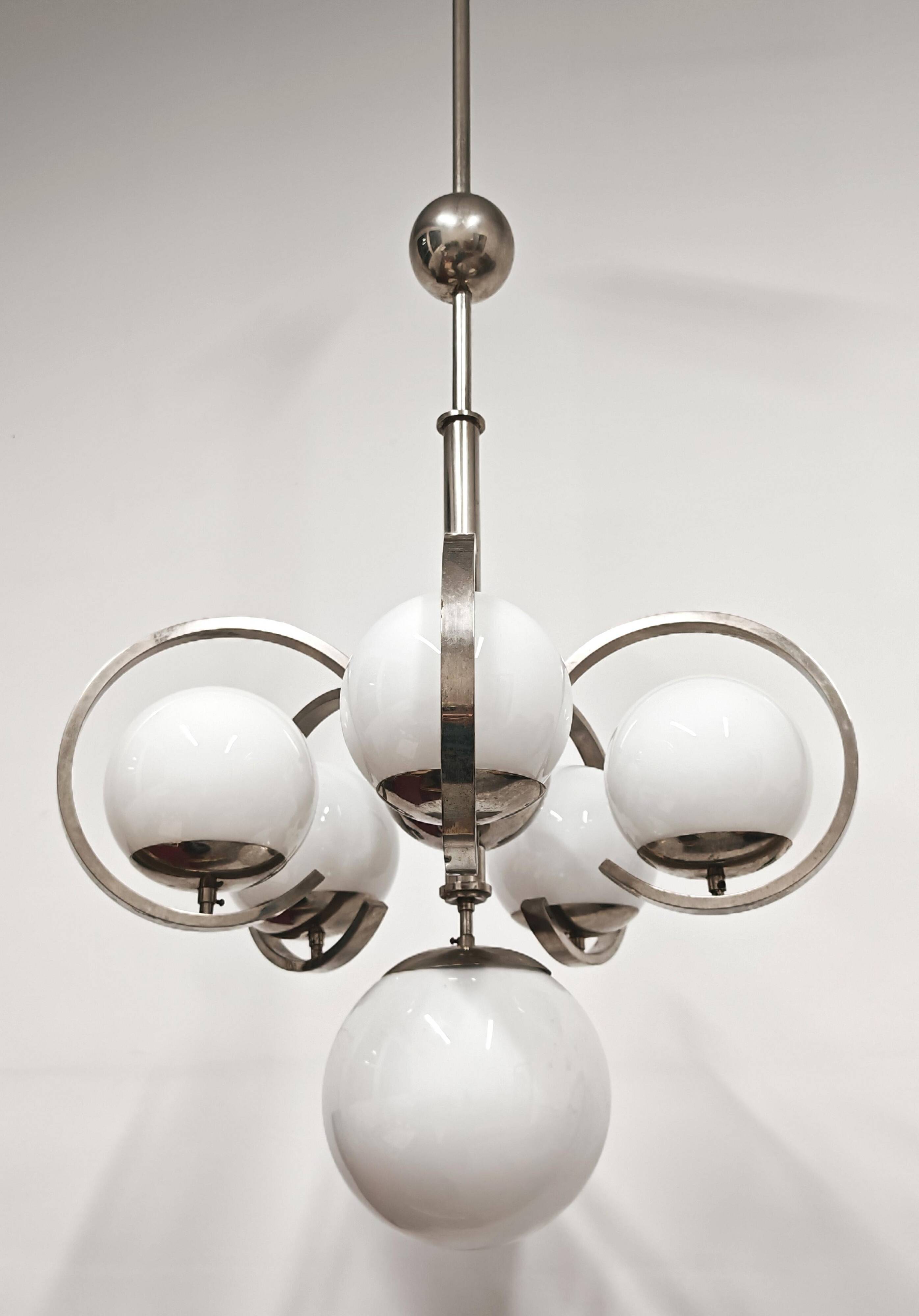 Grand Bauhaus chandelier in nickel-plated brass and opal glass.