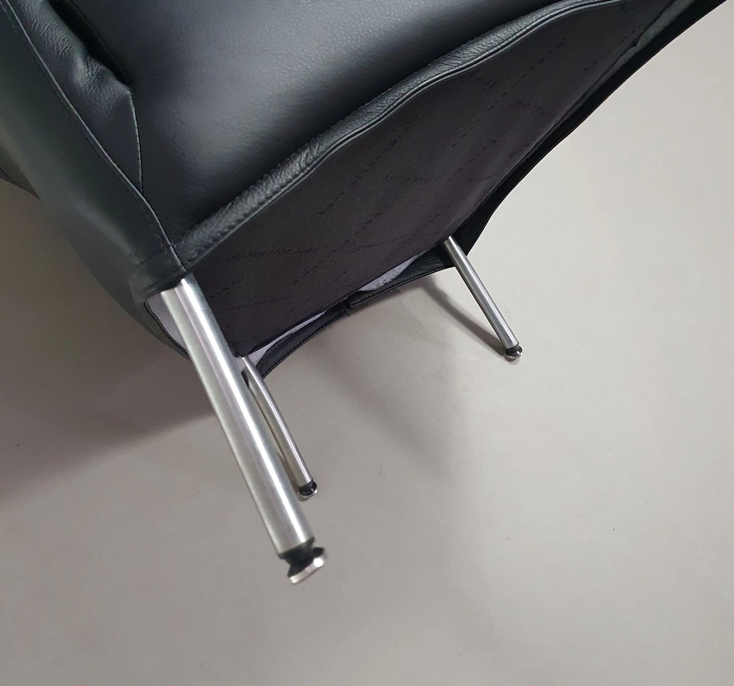 3 x rare armchair / model Turn / black leather / Bert Plantagie in mint condition.