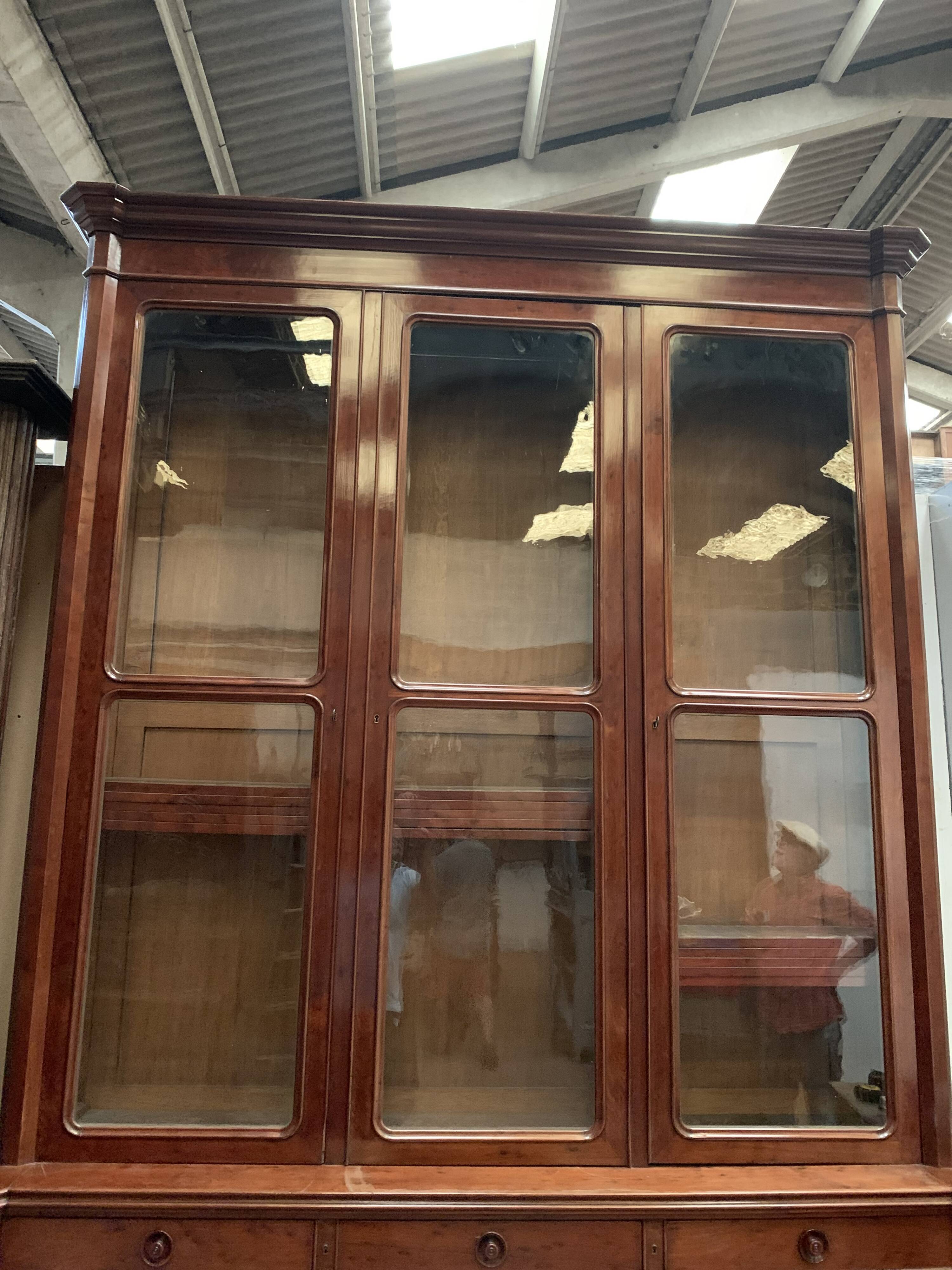 Window furniture in two bodies Napoleon III Mahogany and veneer XIX century