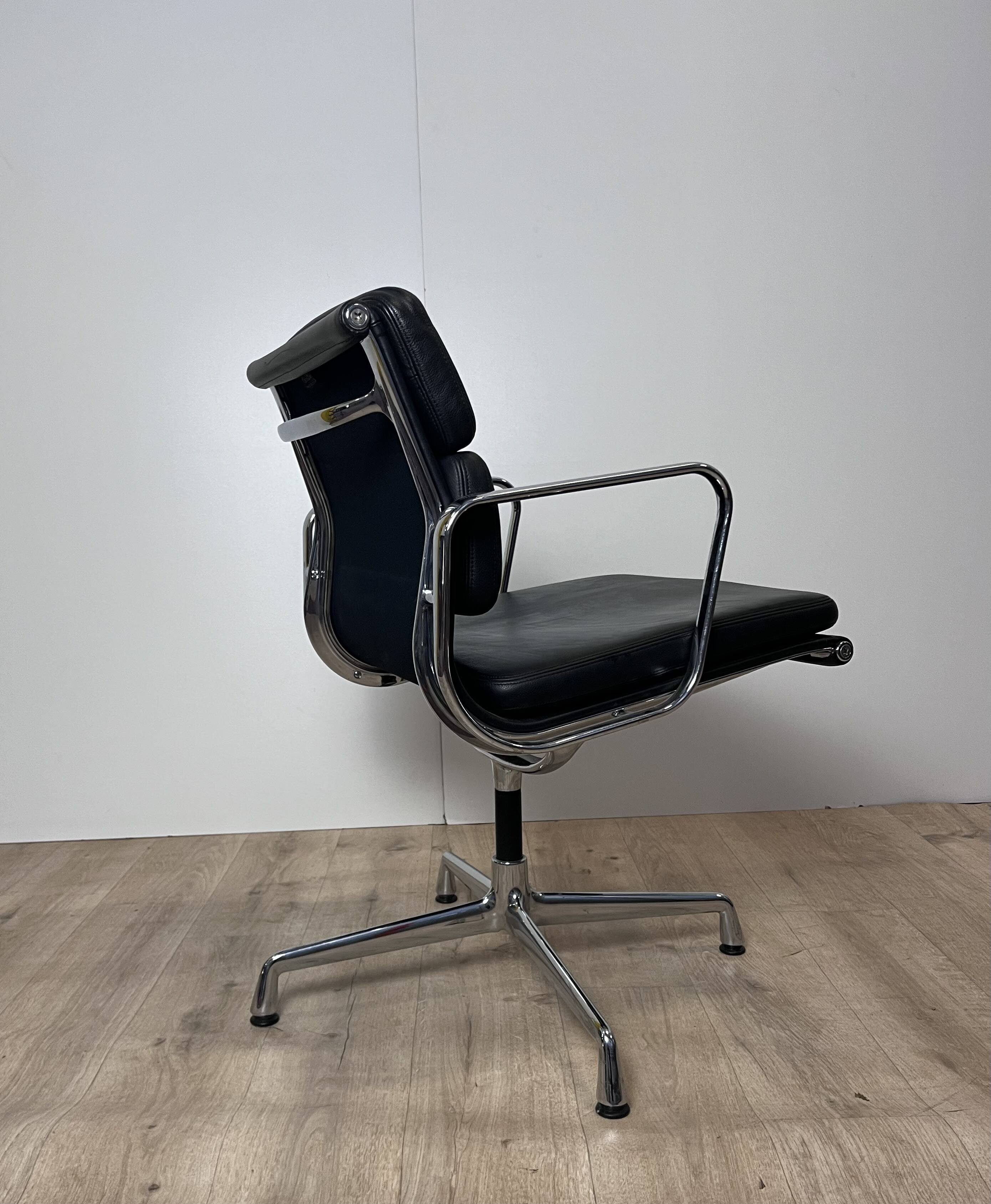 Armchair / Conference Chair By Charles & Ray Eames / Used