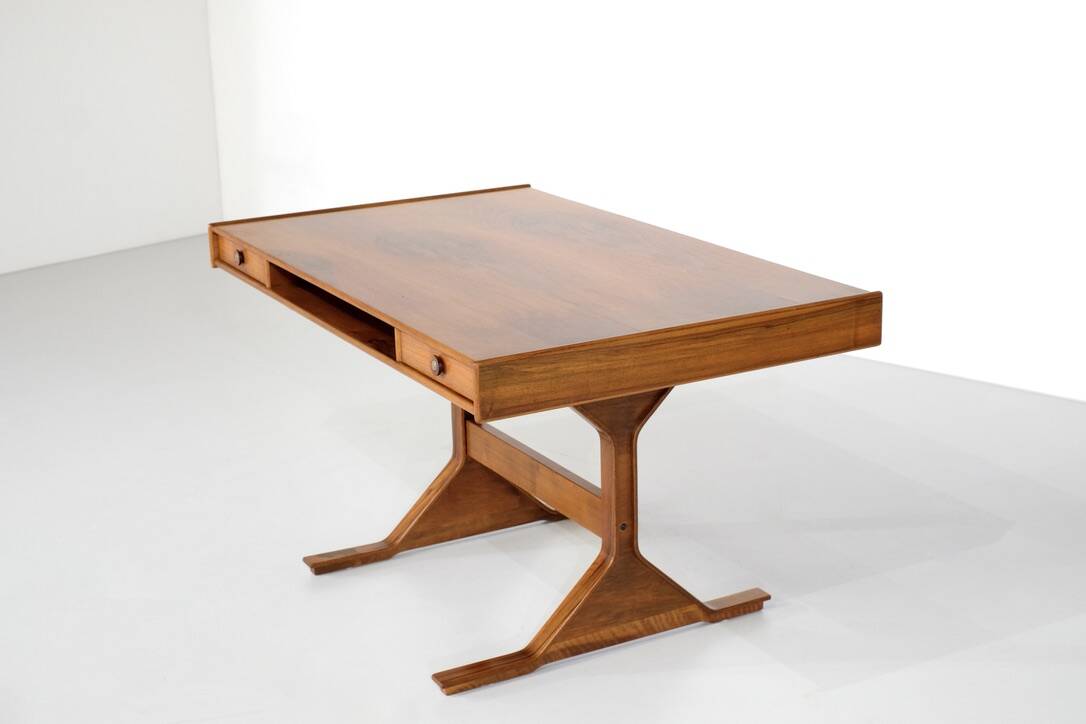 “530” desk by Gianfranco Frattini for Bernini, Italy 1960s.
