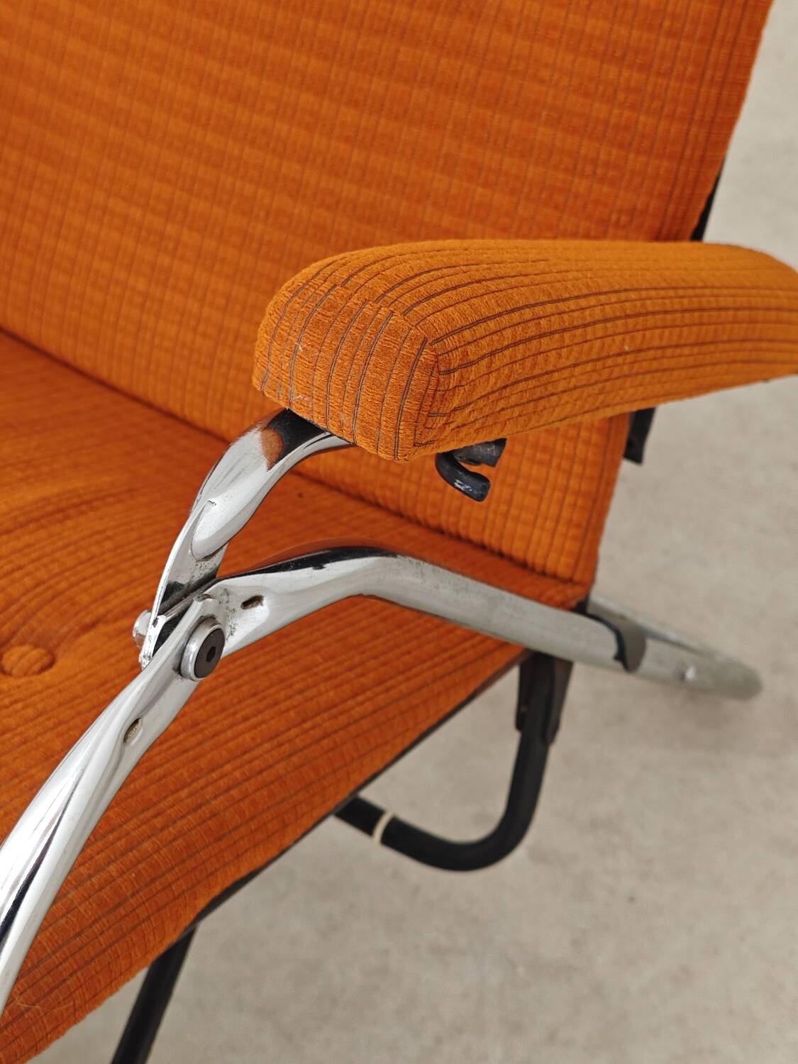 Indoor deckchair, Lama 70's orange deck chair