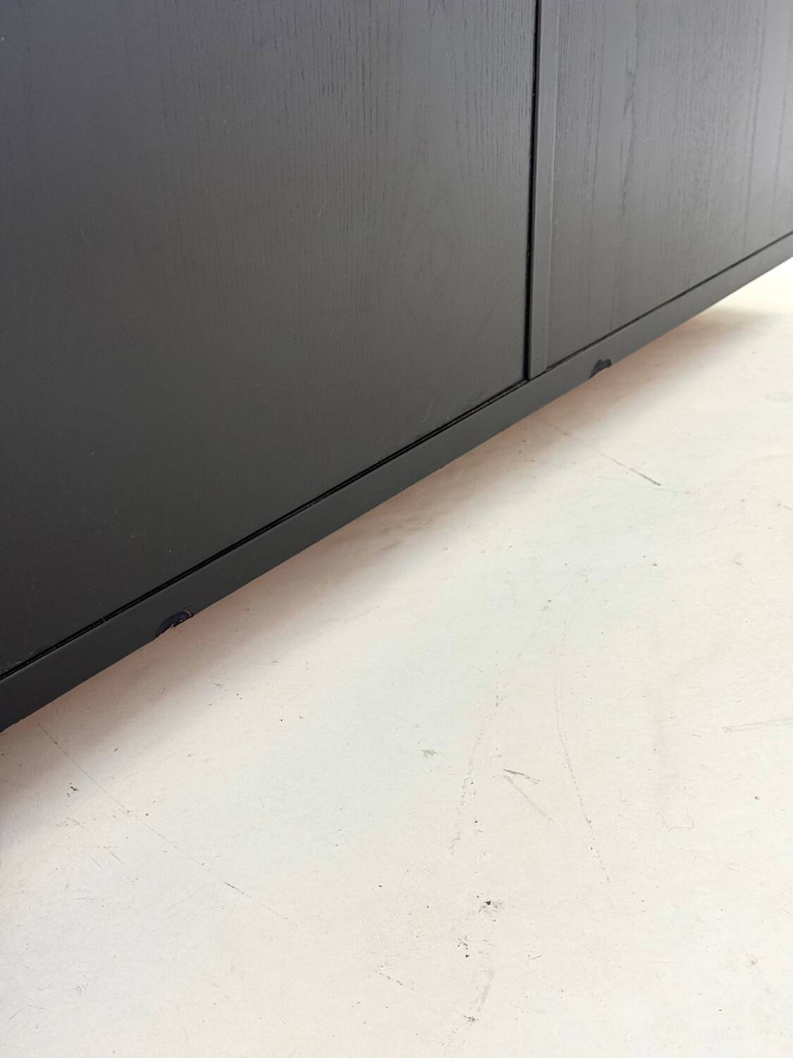 Table basse vintage en bois noir de Fiarm avec détails chromés