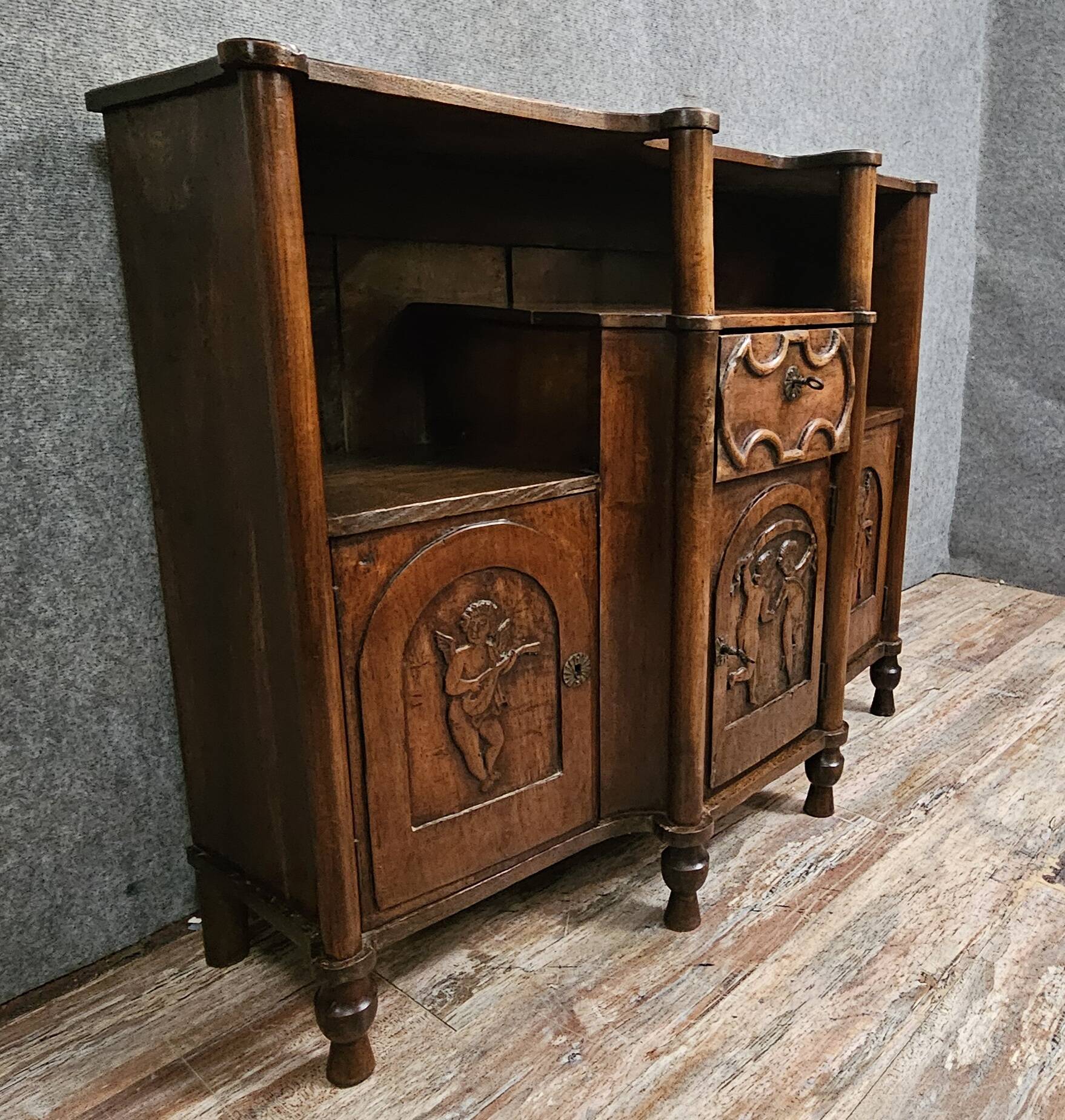 Antique carved solid wood buffet – Cherub decoration – 19th century
