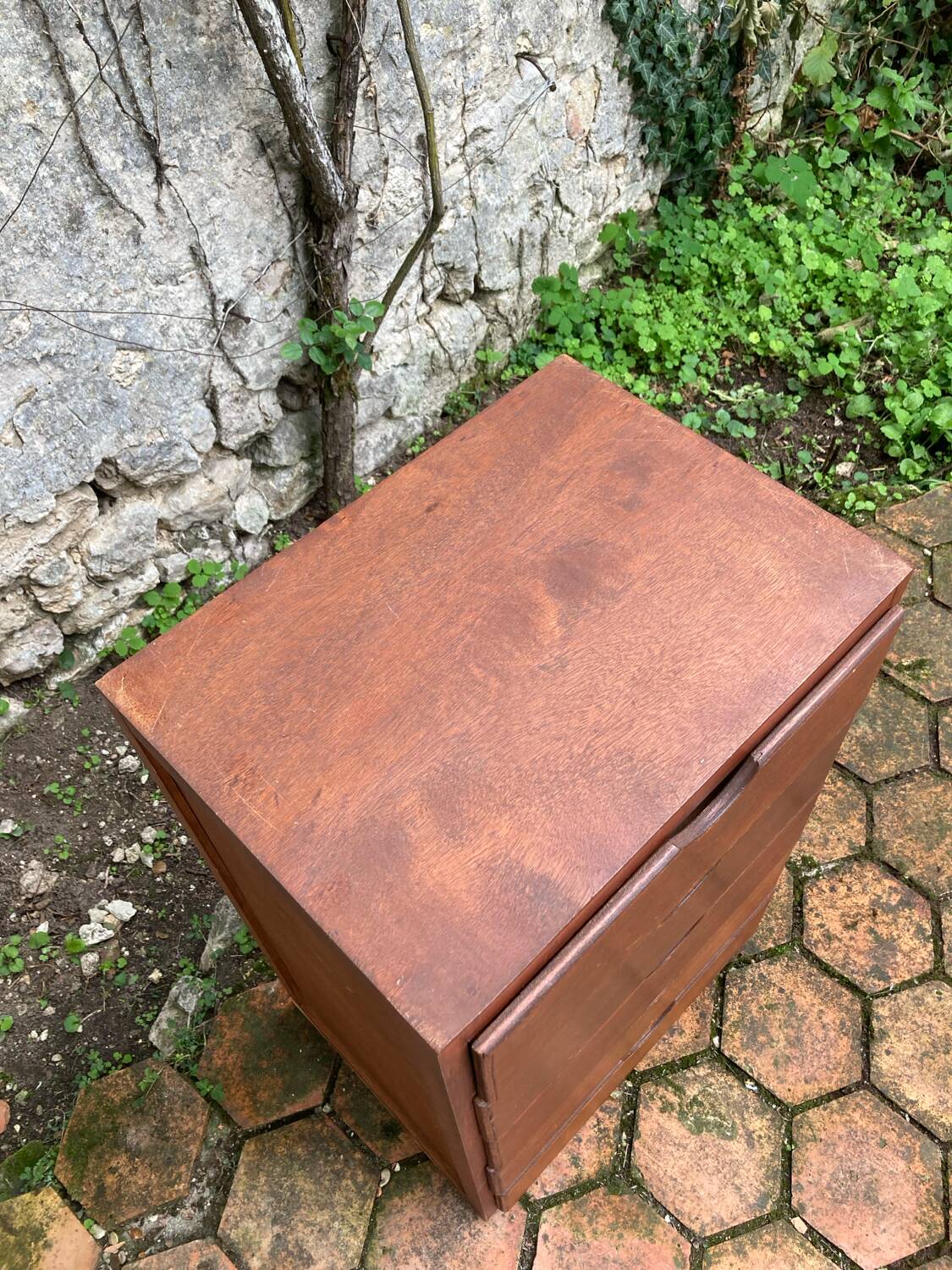 Vintage storage unit