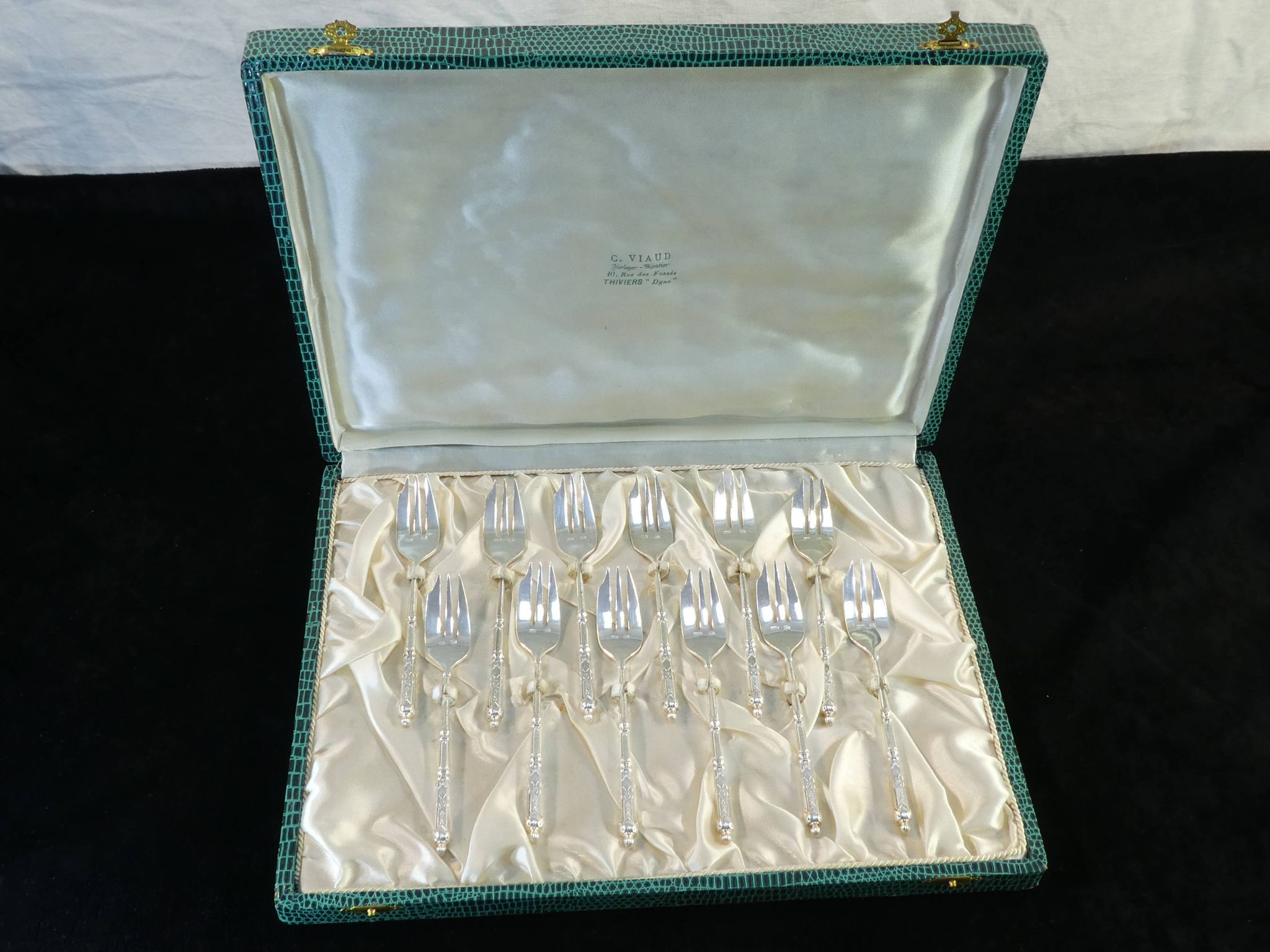 Set de 12 fourchettes a gateaux SFAM en métal argenté manche a la russe