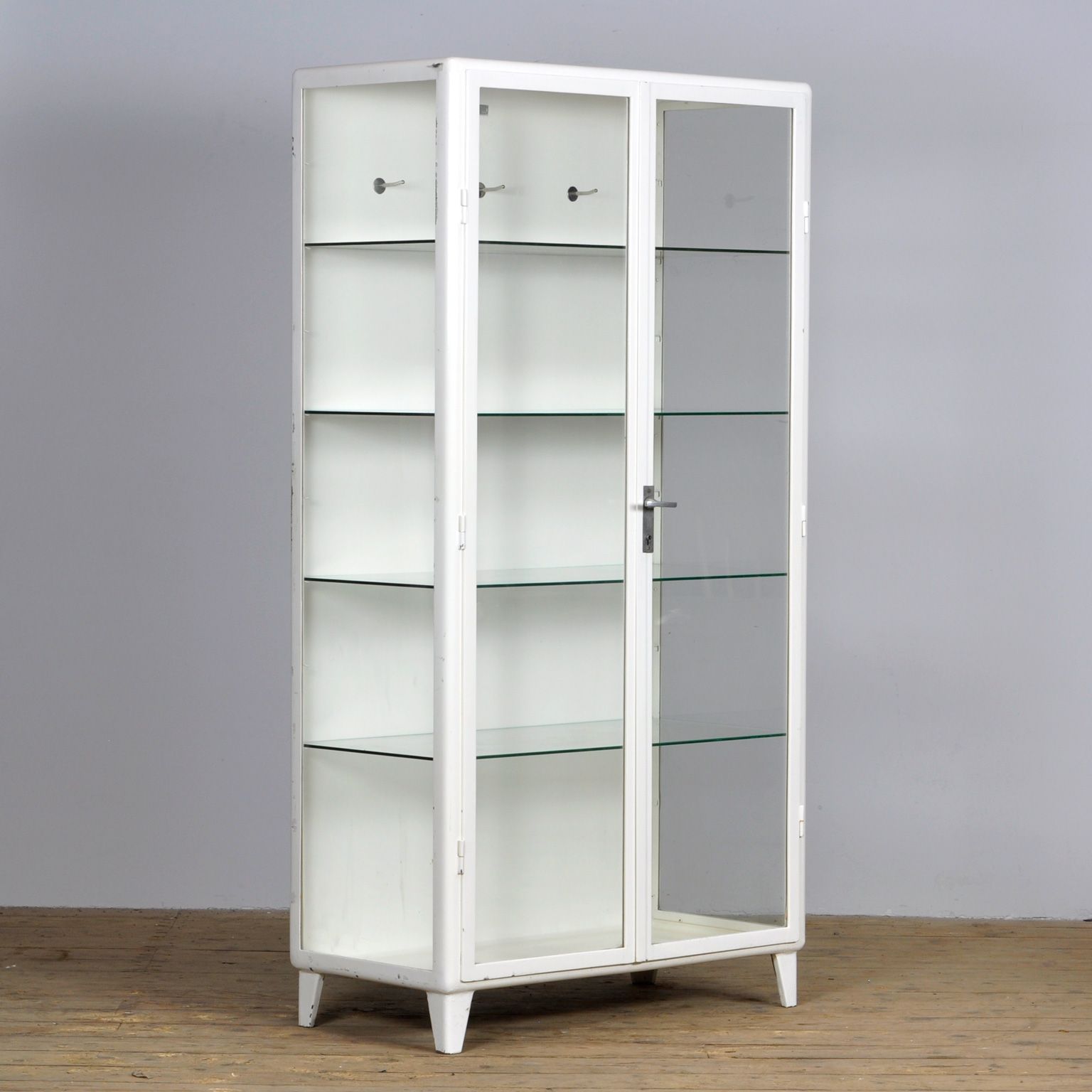 Cabinet médical années 1960