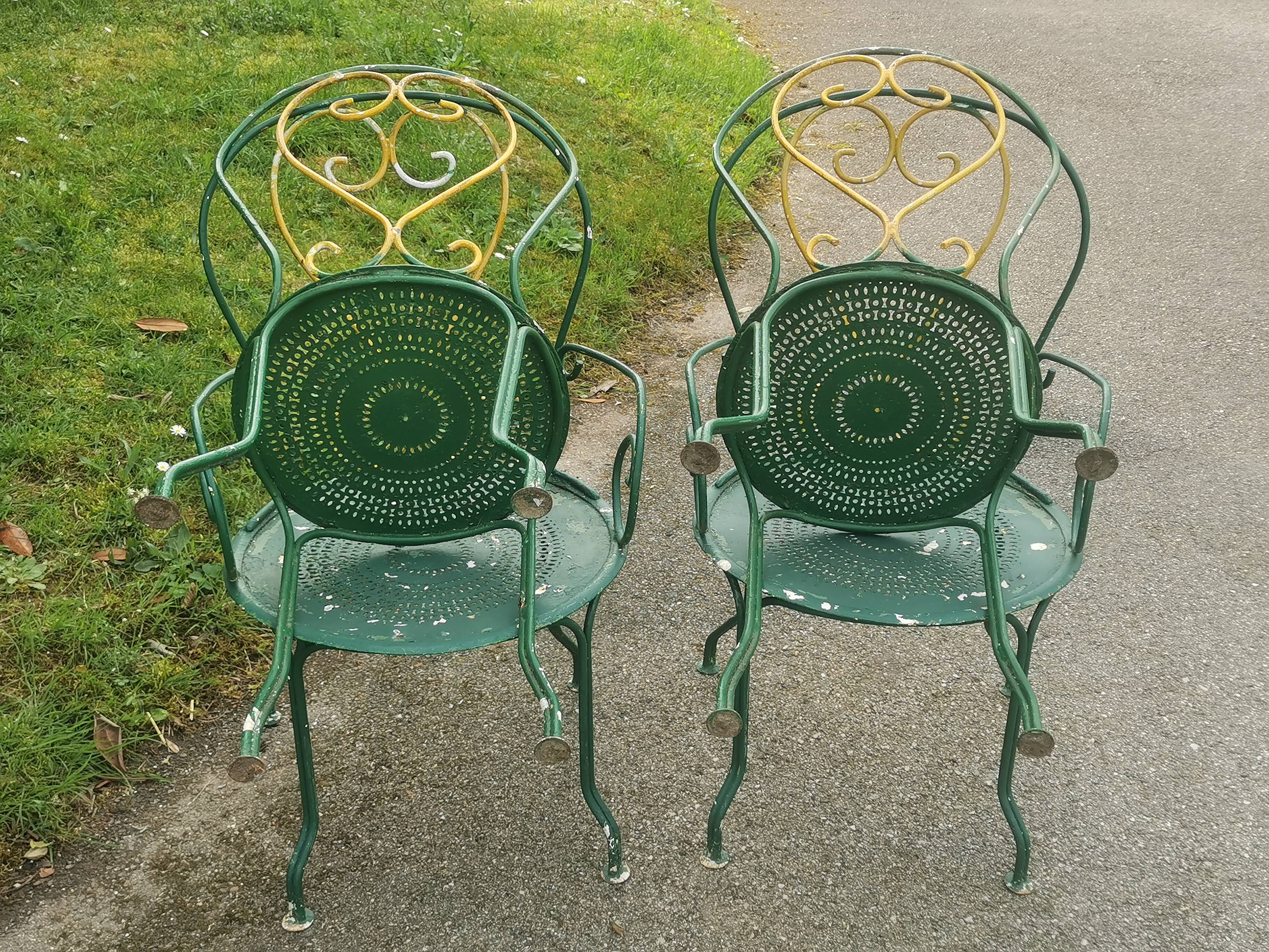 Set of 2 vintage garden chairs and 2 armchairs