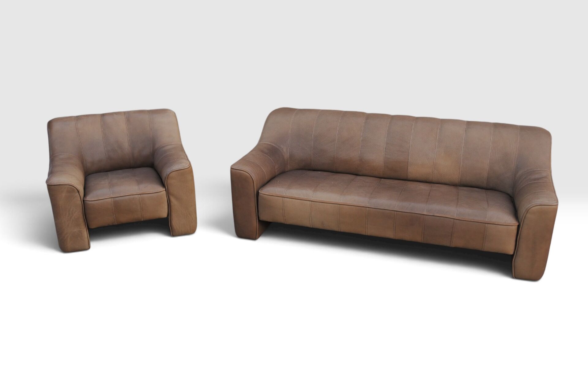 De Sede DS-44 Sofa & Armchair Set – Buffalo Leather – Switzerland, circa 1970