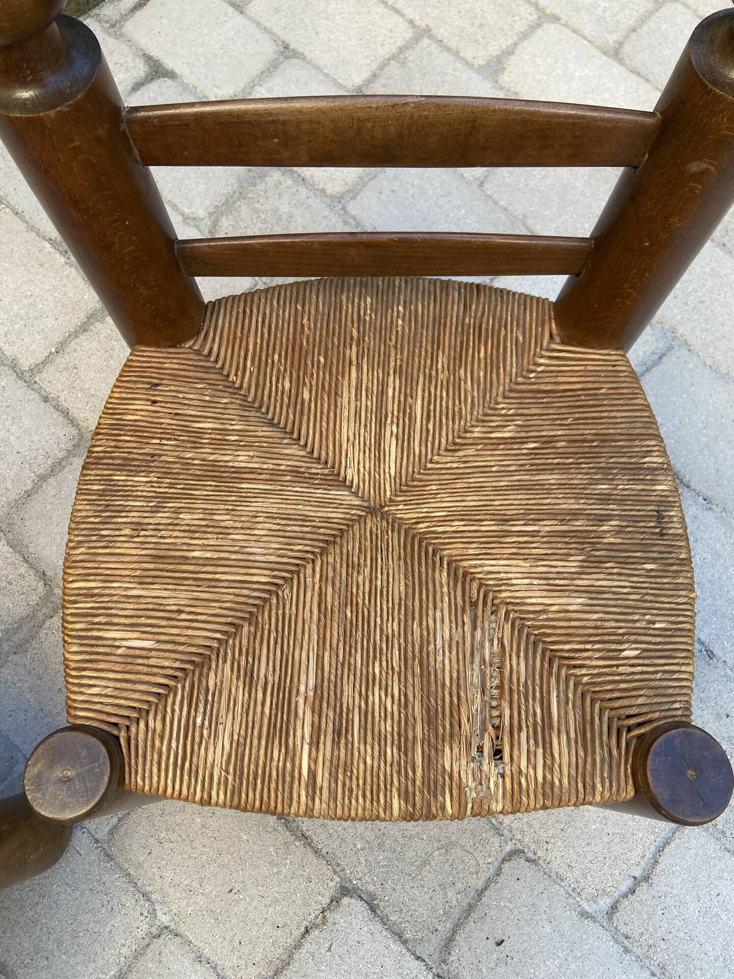 Paire de chaises brutalistes attribuées à Charles Dudouyt