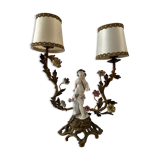 Chandelier représentant un amour les yeux bandés