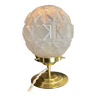 Lampe à poser globe en verre moulé et givré, formes géometriques. Circa 60