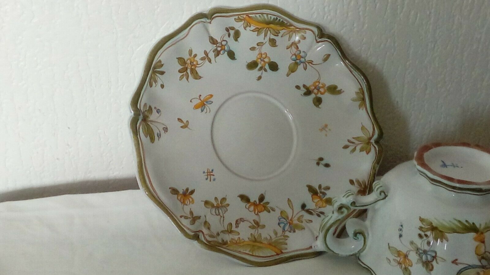 Lallier moustier faience mustache cup