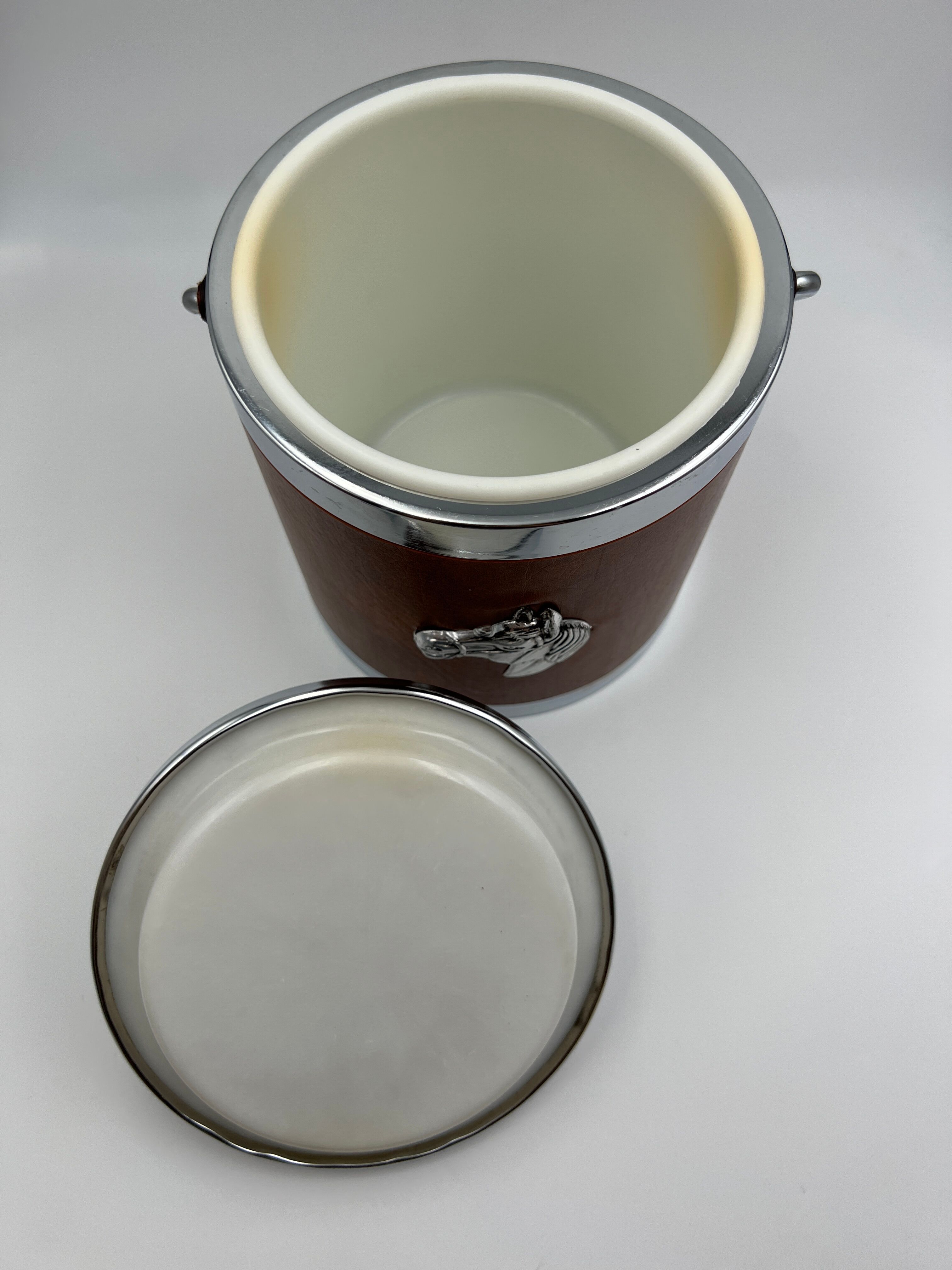 Horse ice bucket
