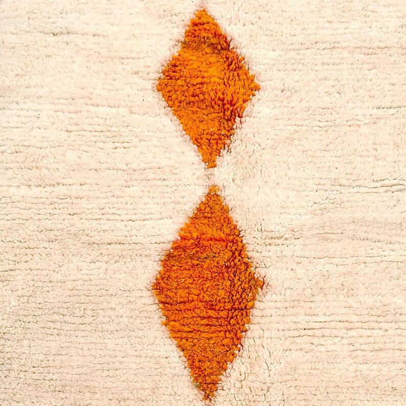 Handmade beige Moroccan rug in wool: Berber geometric rug 150/250.