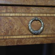 Louis XVI-style hairdresser in elm magnifying glass and 20th century marquetry net.