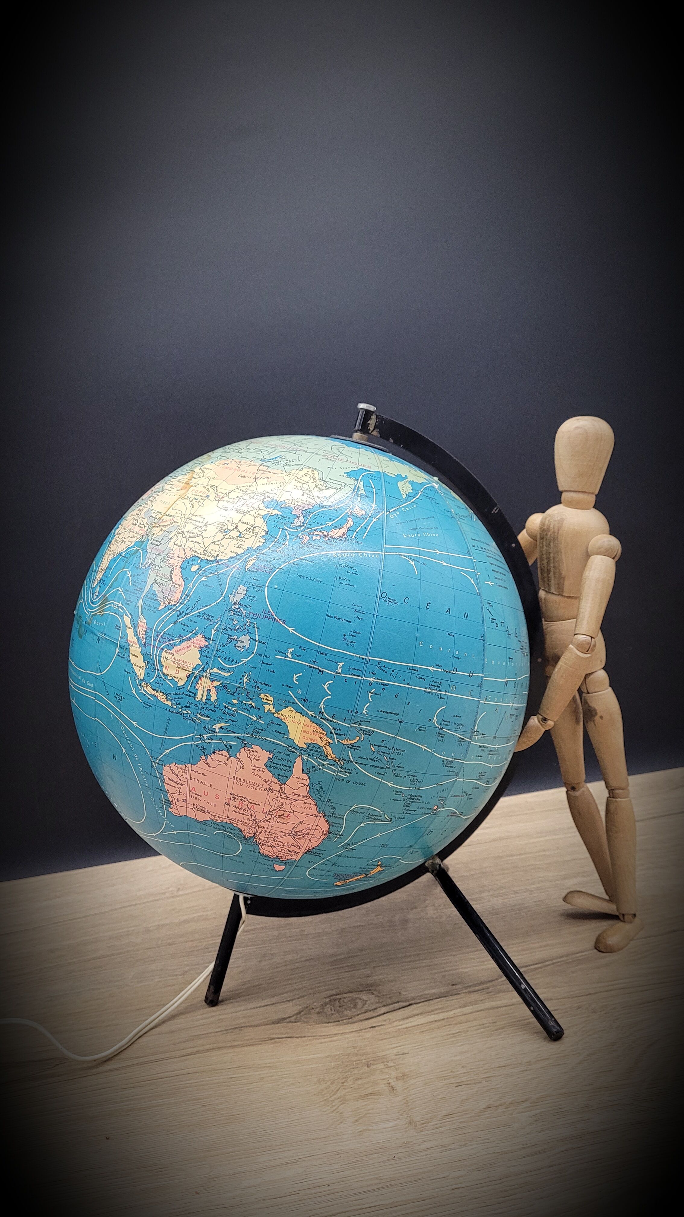 Taride World Map 1977