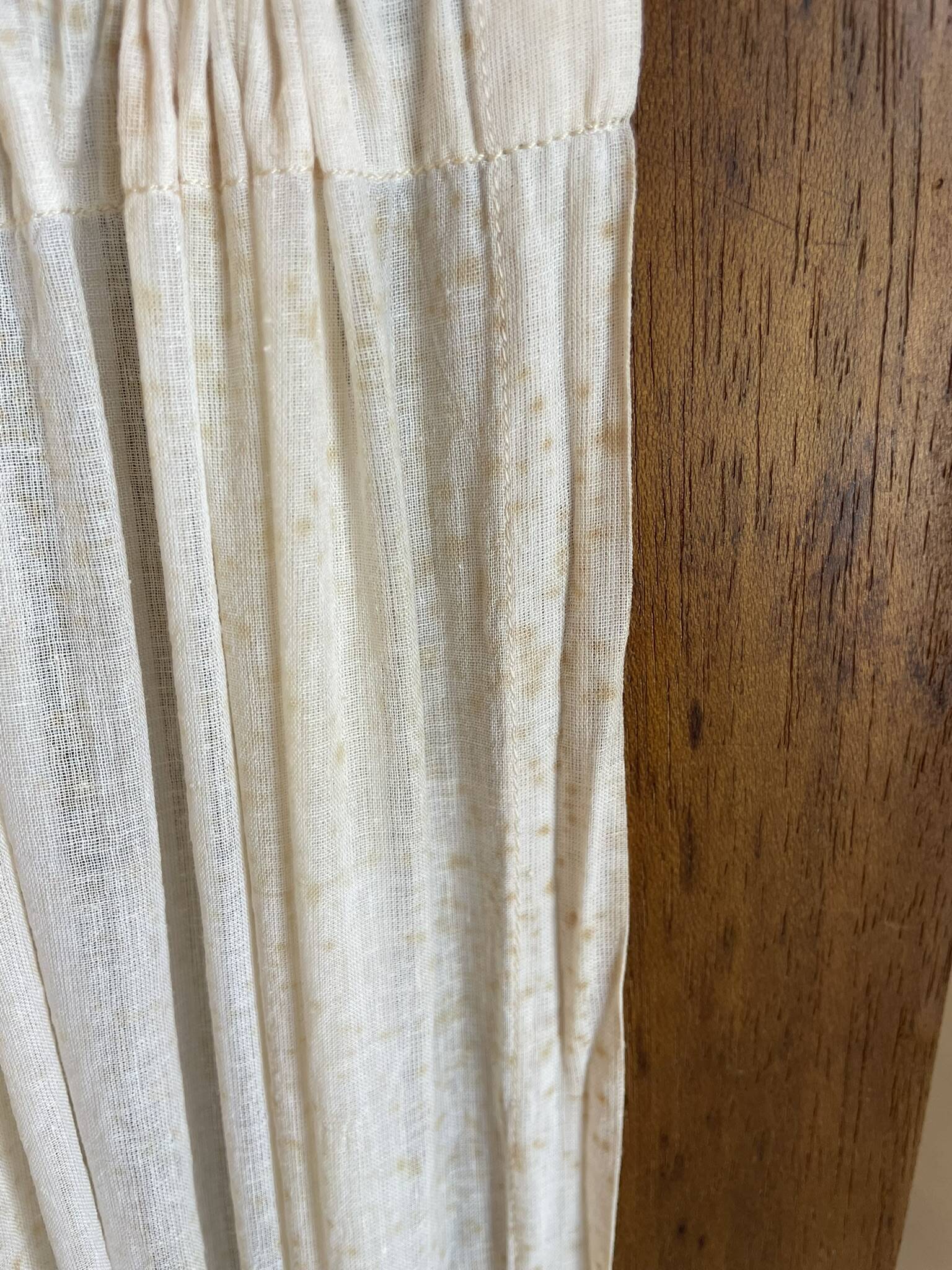 Beautiful antique solid wood wardrobe, country chic / Provençal, carved.