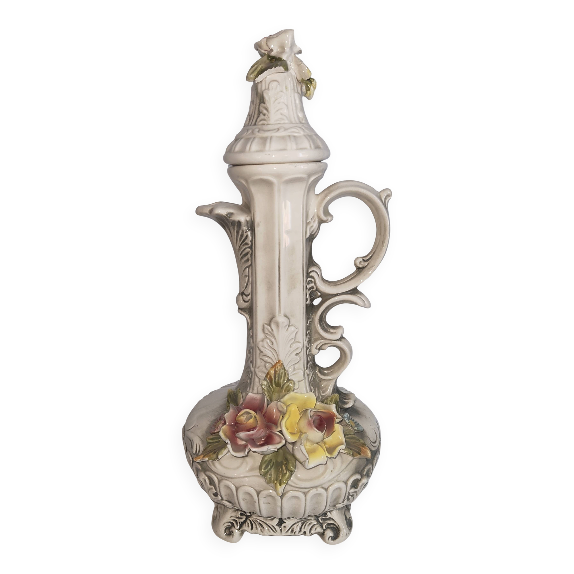 Pichet décoratif vintage en céramique italienne à décor floral en relief