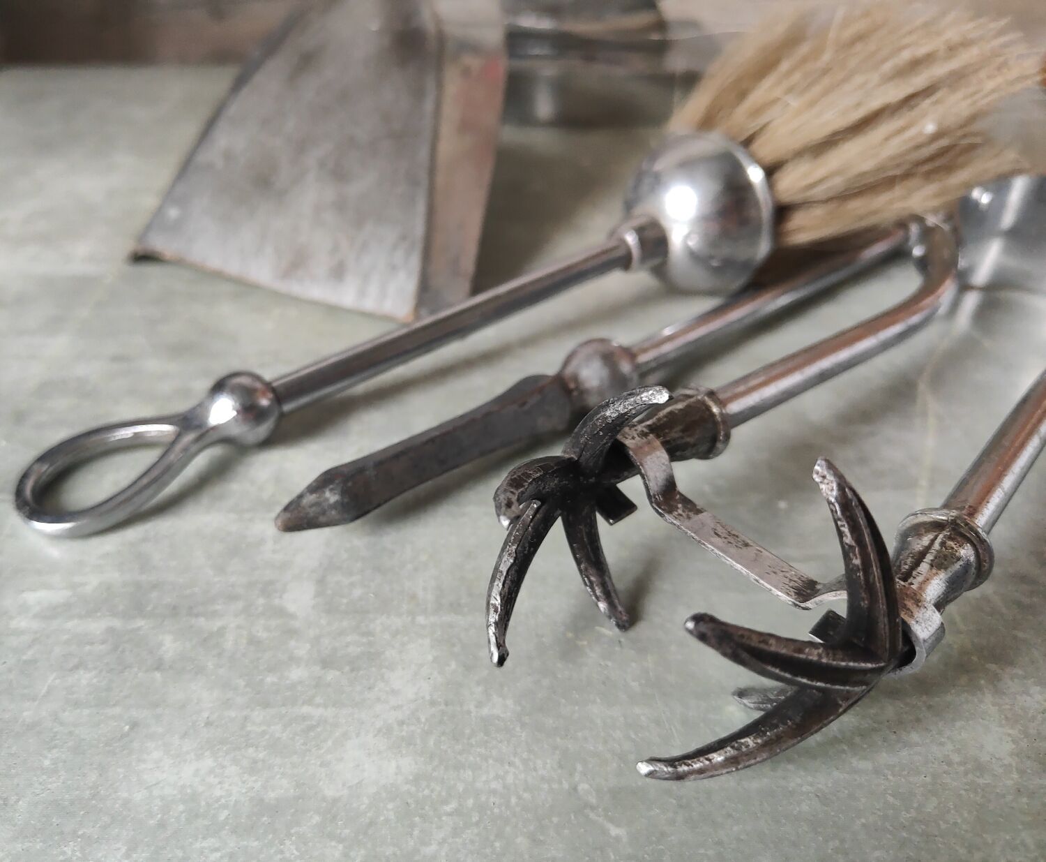 Vintage fireplace table servant