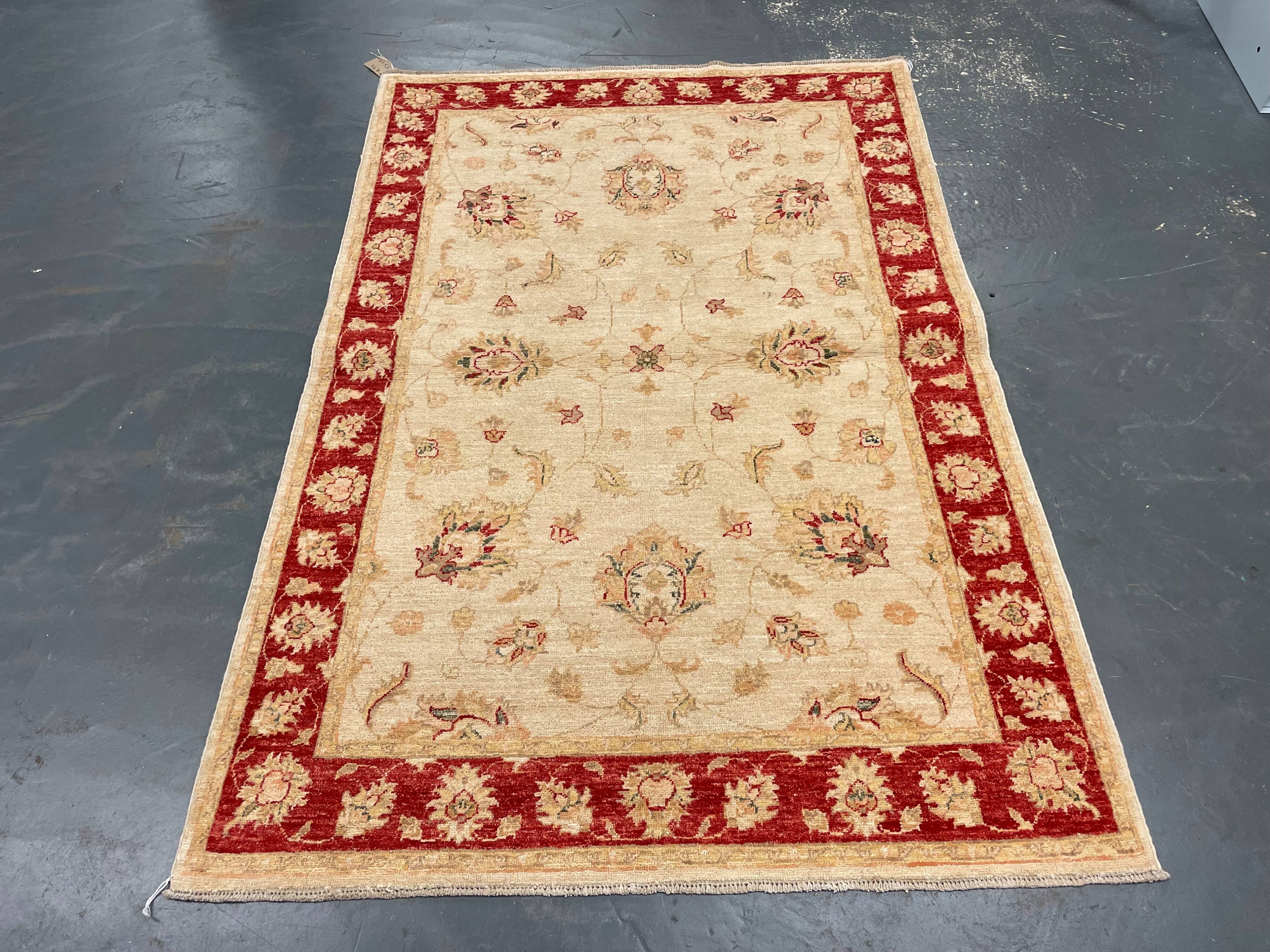 Traditional Living Room Rug, Cream Red Floral Oriental Carpet 119x175cm