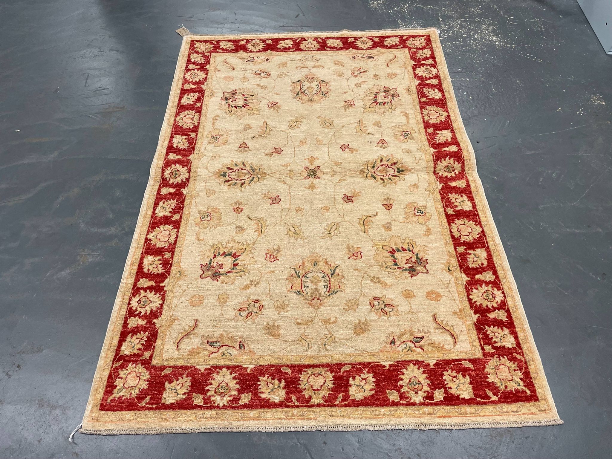 Traditional Living Room Rug, Cream Red Floral Oriental Carpet 119x175cm