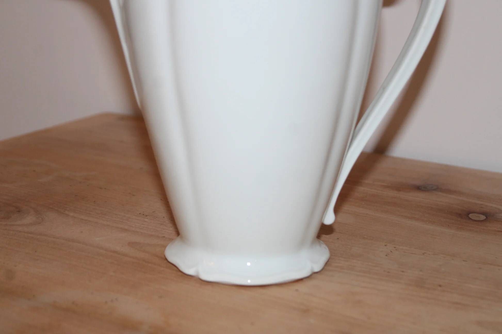 White porcelain coffee pot from Limoges – Former Royal Manufacture