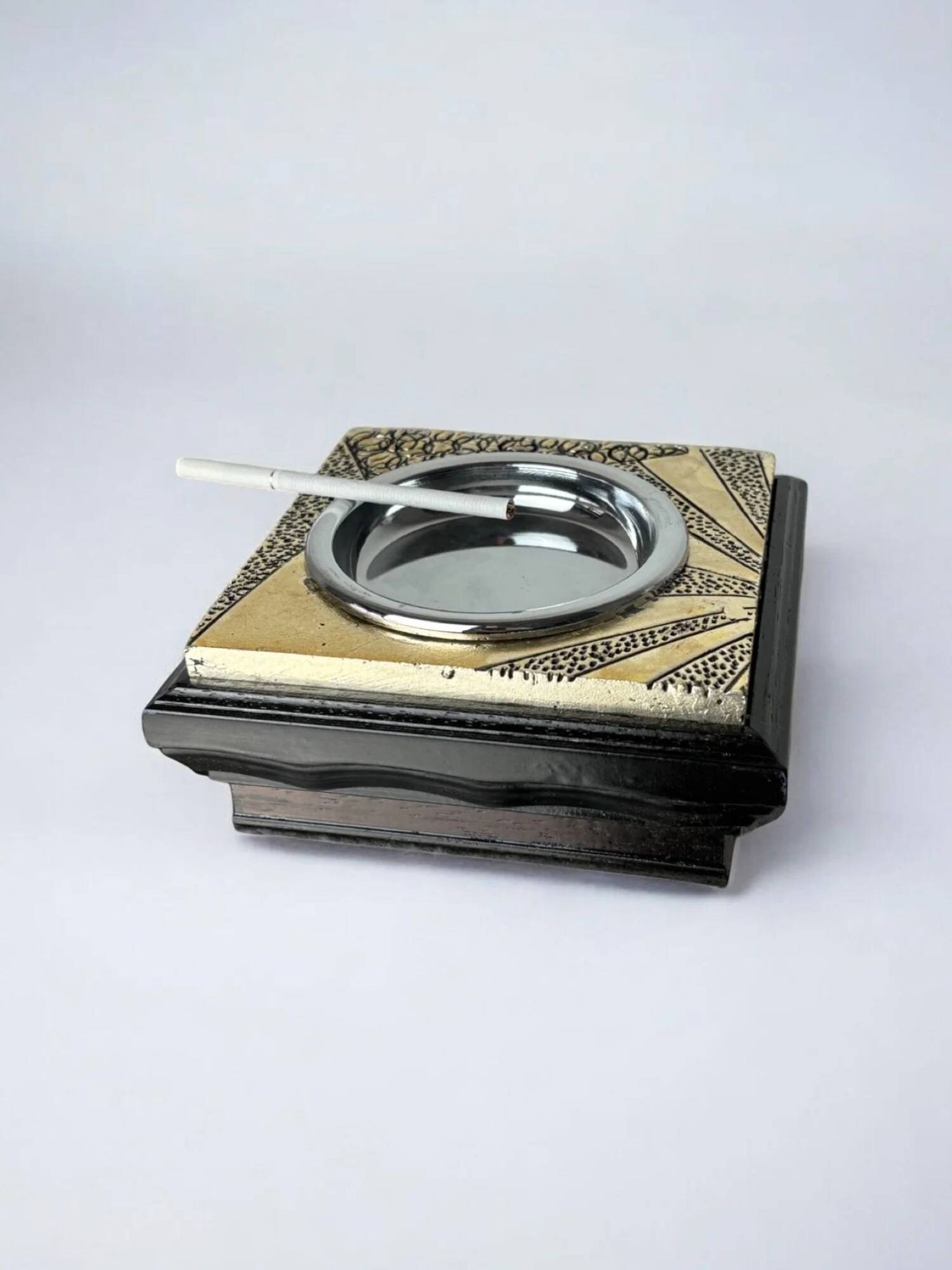 Brutalist wood and resin ashtray, Italy, 1980s