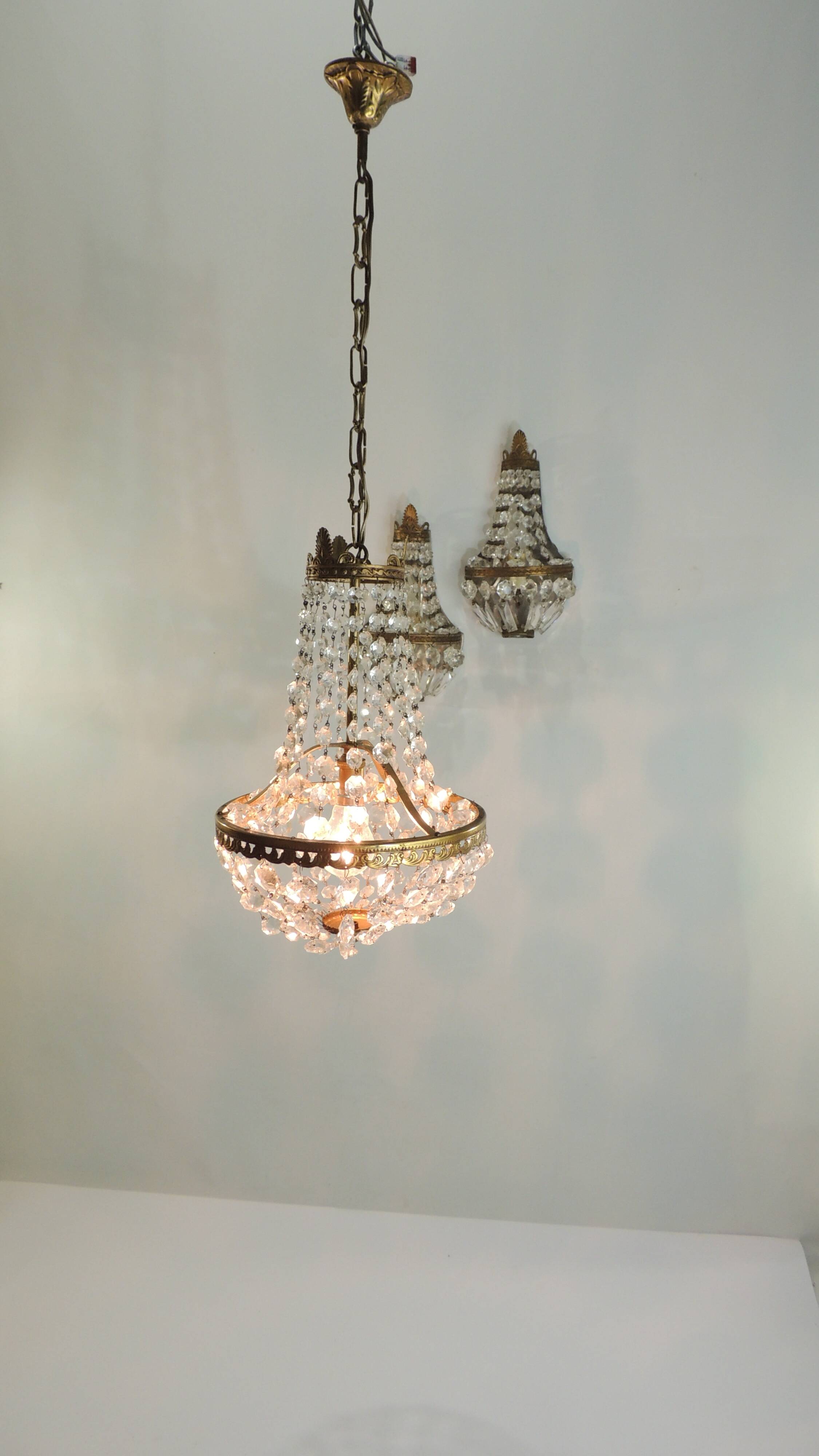 Antique crystal chandelier with 2 wall sconces – Vintage milk pendant