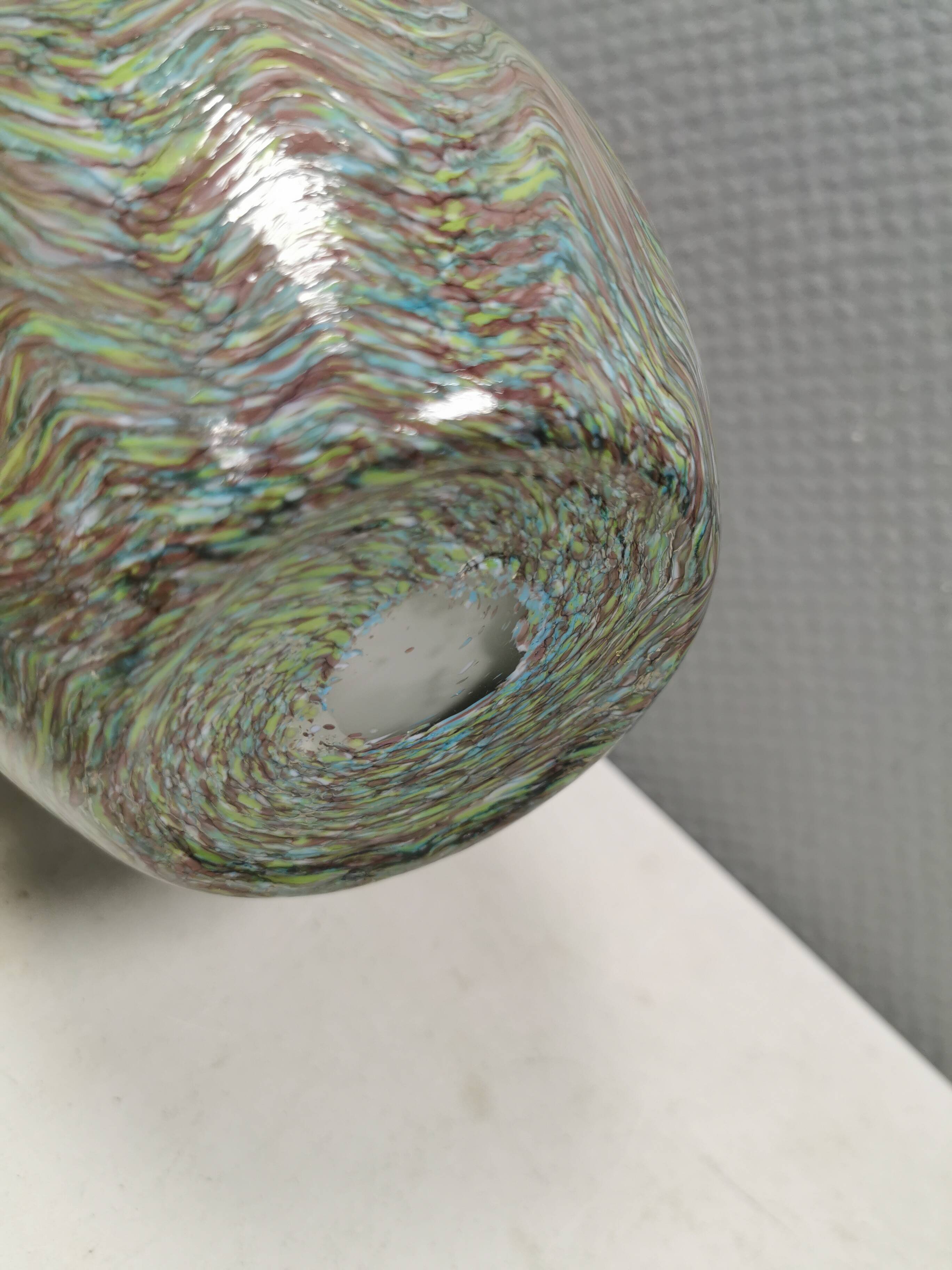 Vase magnifique en 3 couches de verre.